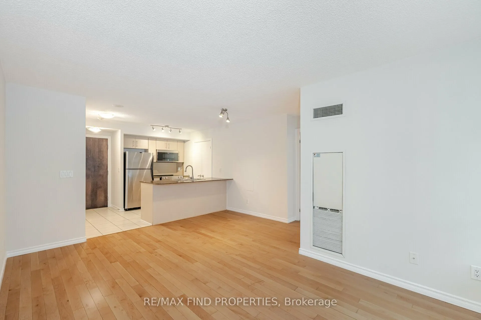 12 Yonge Street #1505