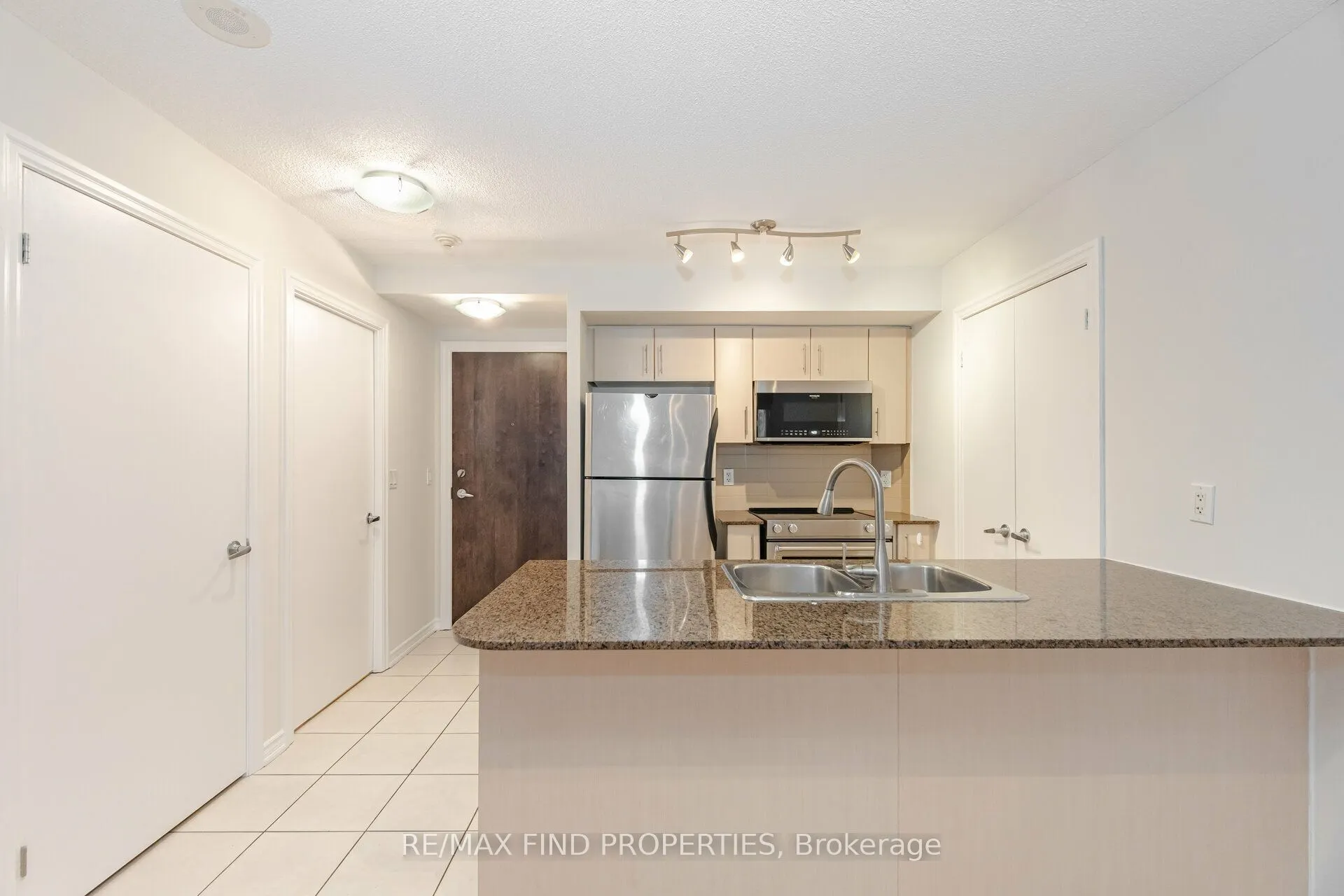 12 Yonge Street #1505