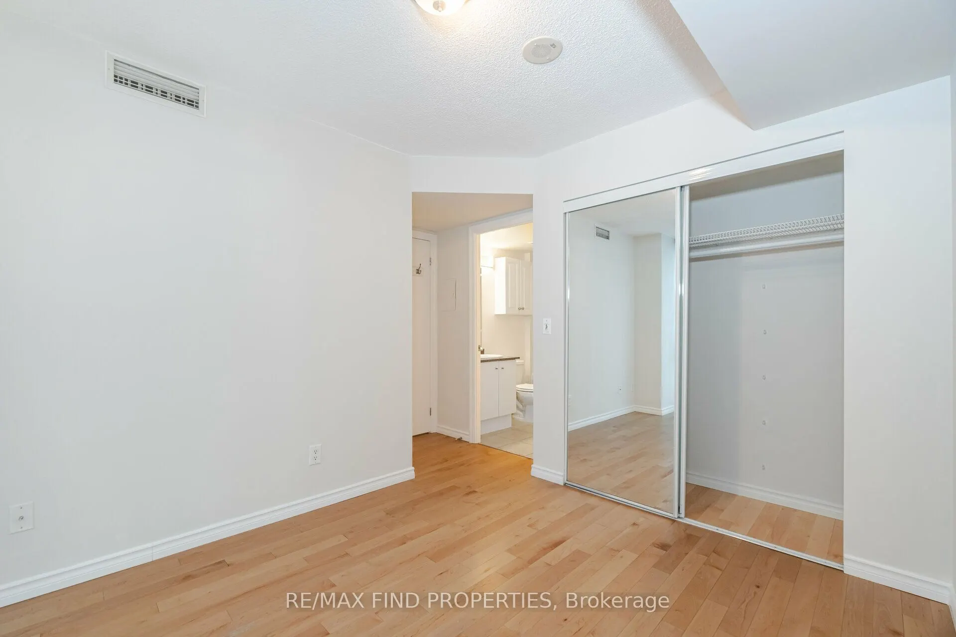 12 Yonge Street #1505