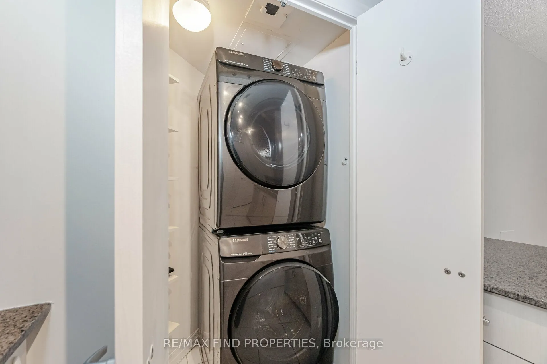 12 Yonge Street #1505