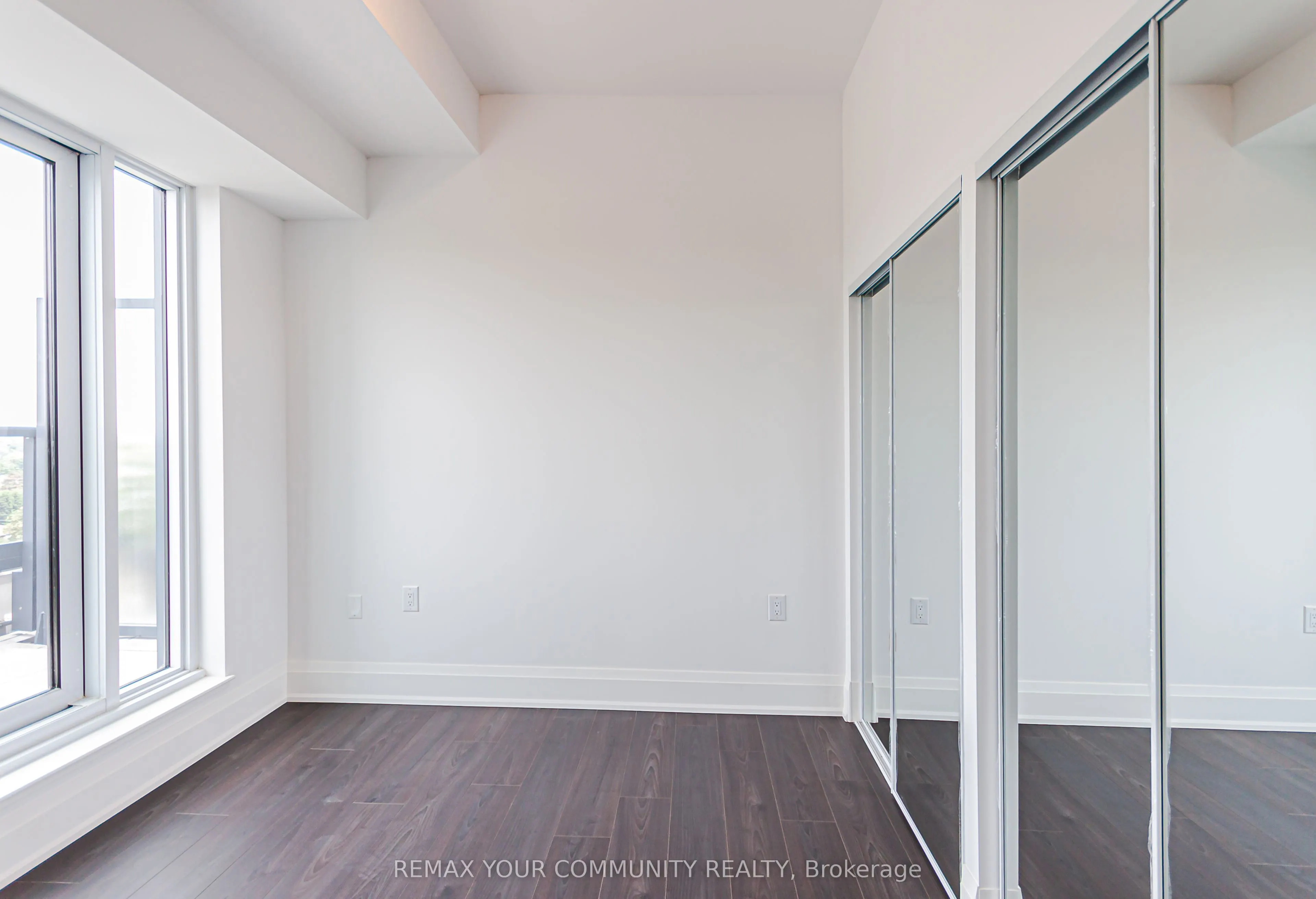 700 Sheppard Avenue W #905