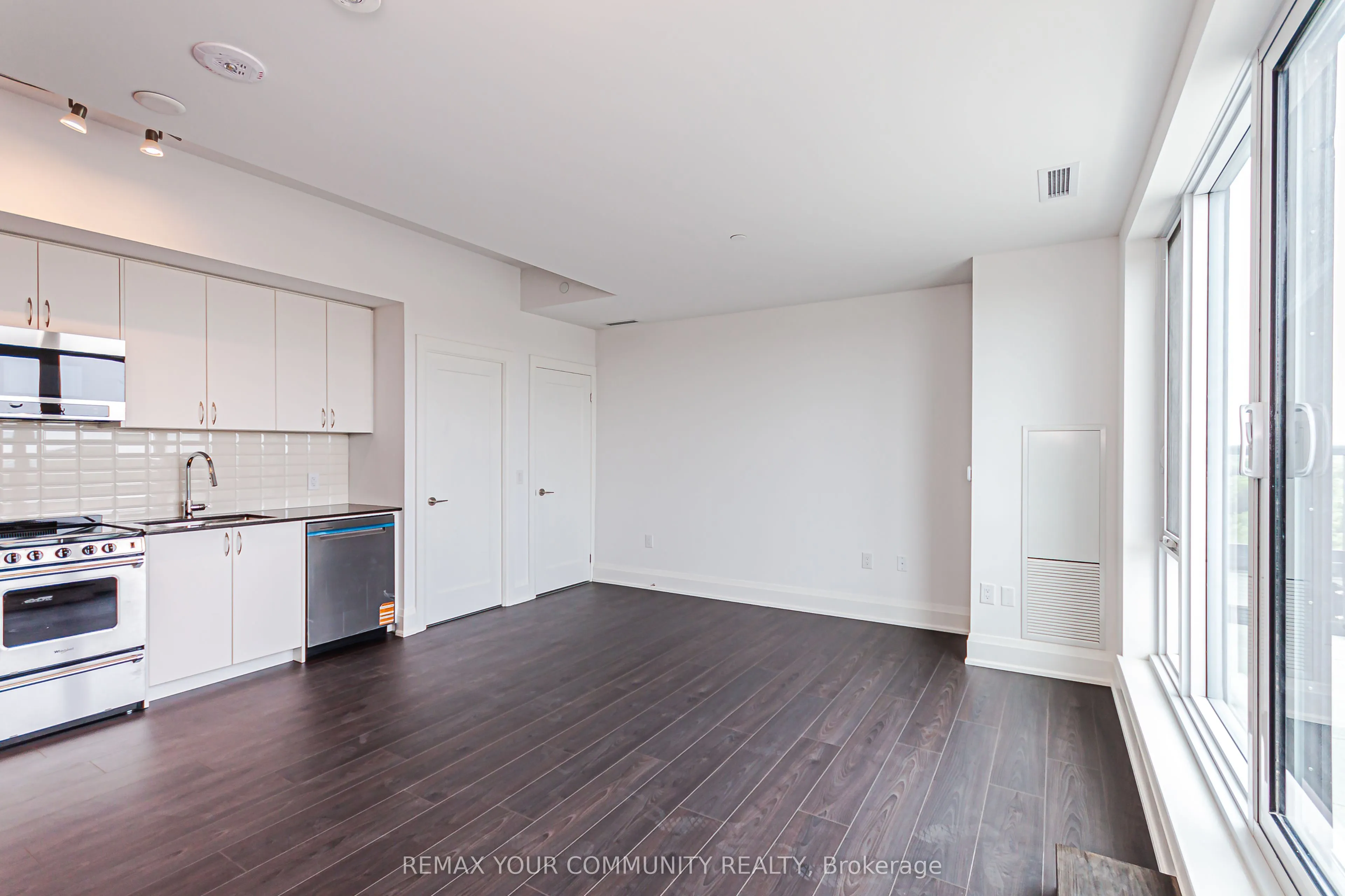 700 Sheppard Avenue W #905