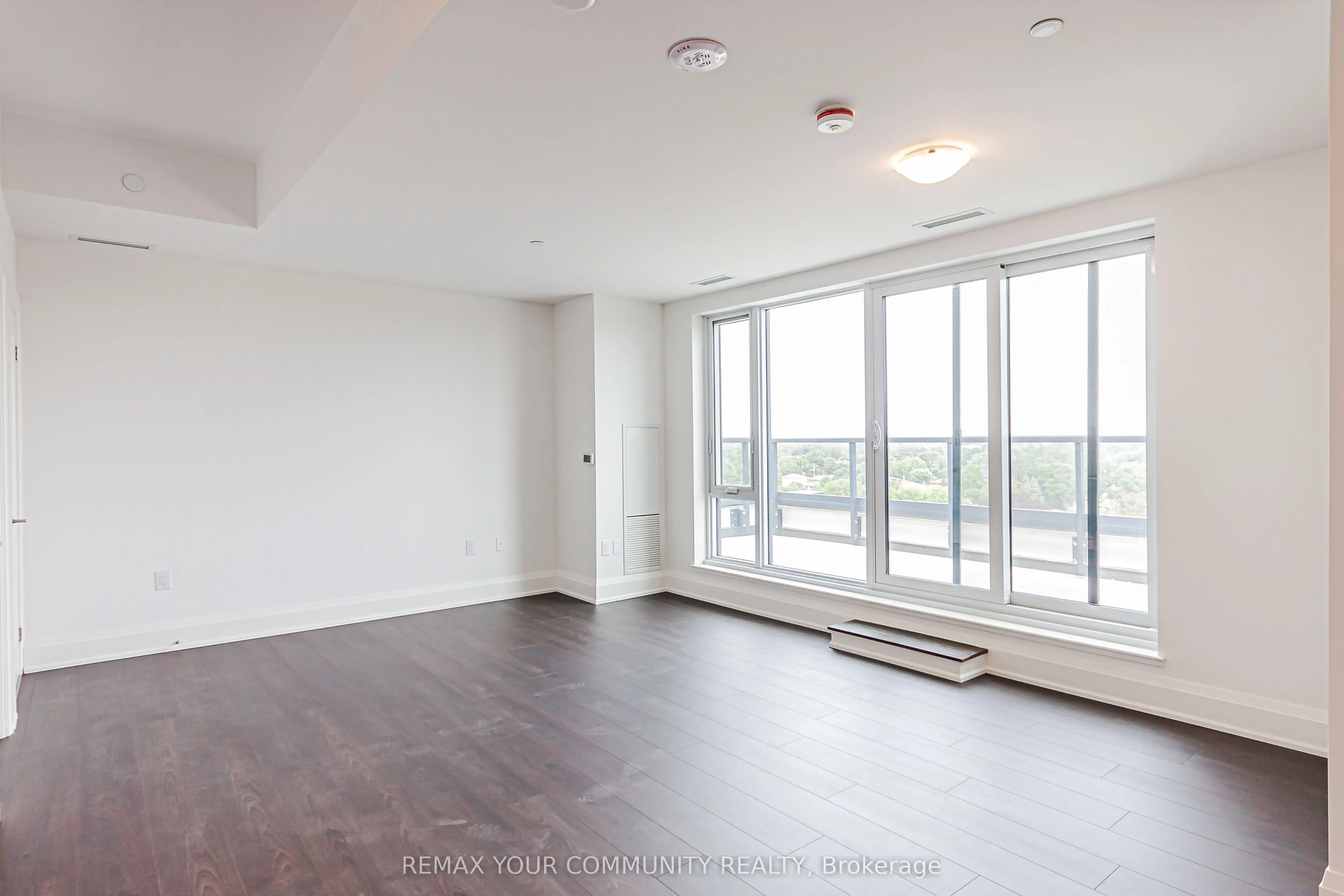 700 Sheppard Avenue W #905