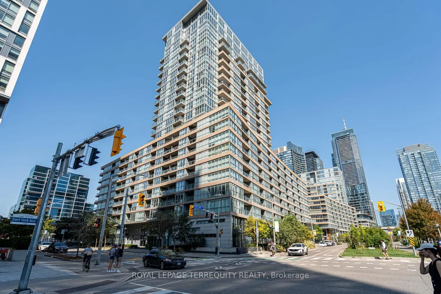 151 Dan Leckie Way #610