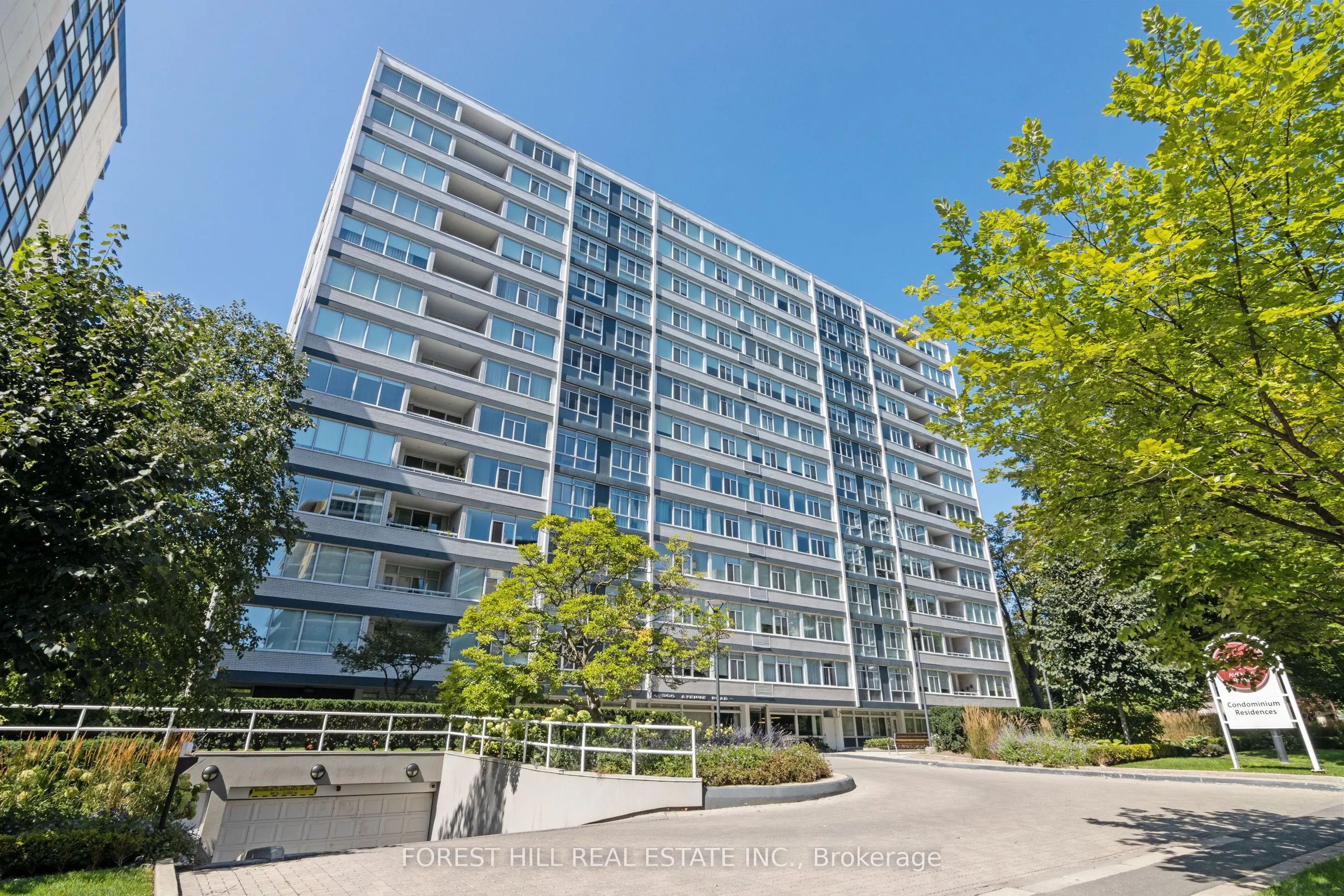 500 Avenue Road #1401