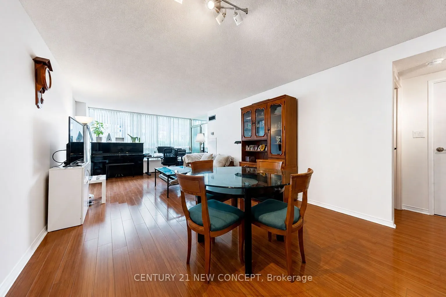 5765 Yonge Street #101