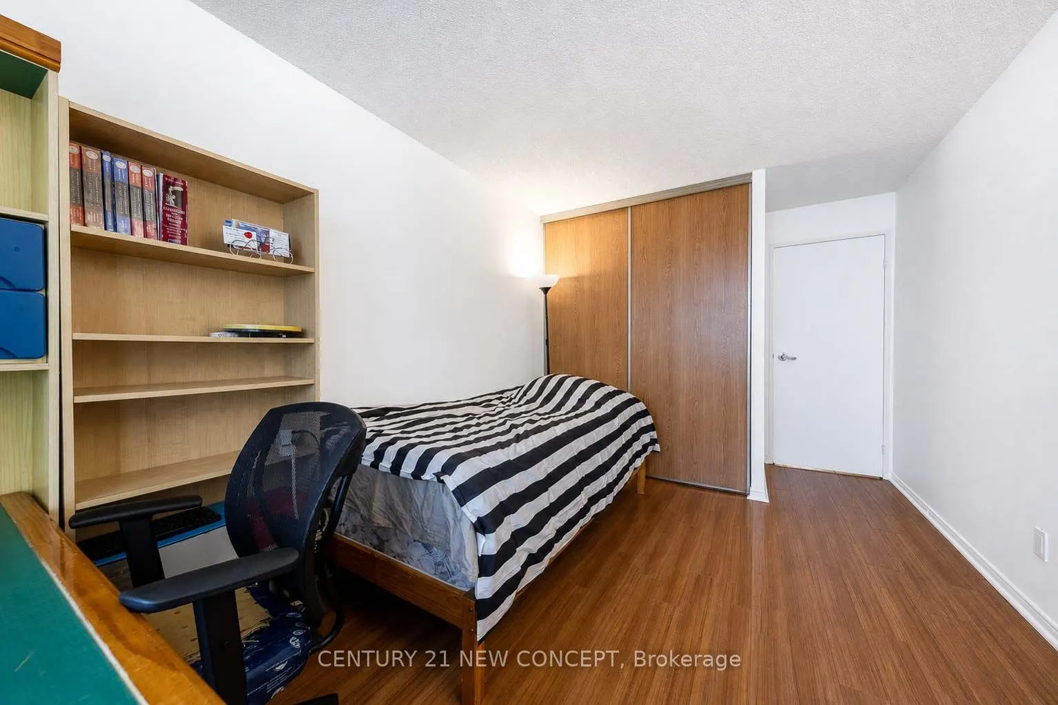 5765 Yonge Street #101