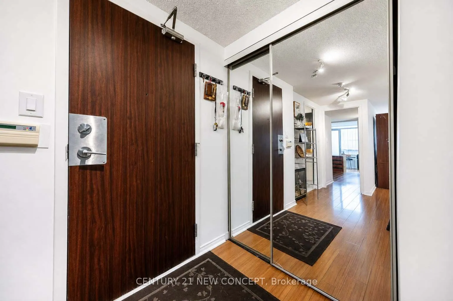 5765 Yonge Street #101