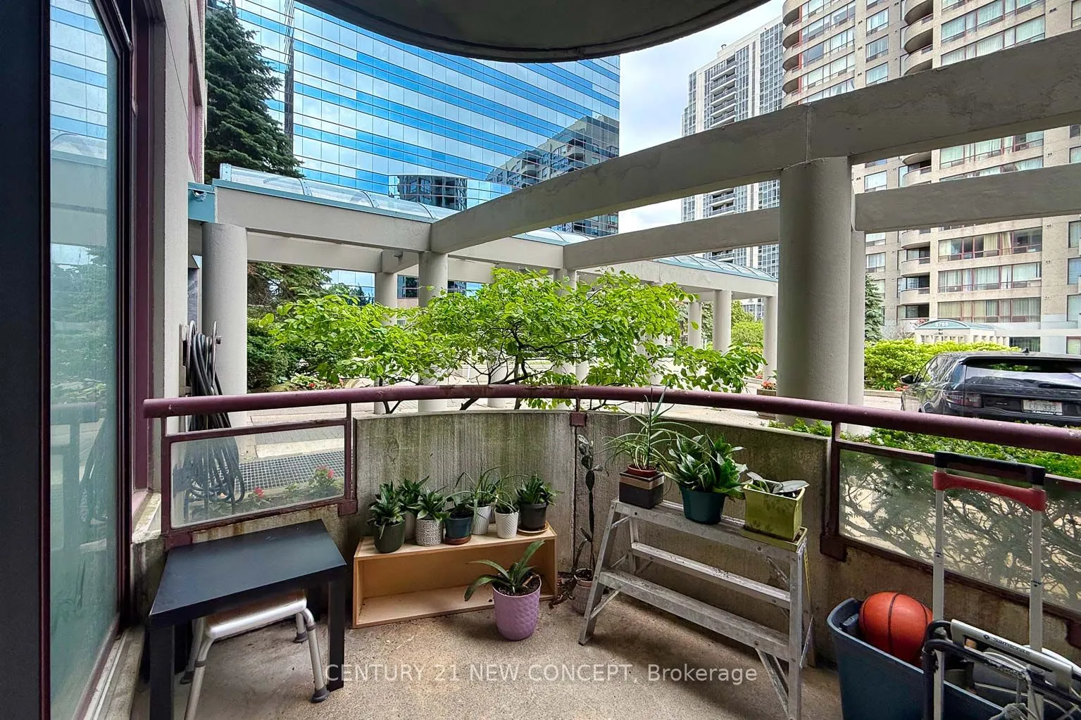 5765 Yonge Street #101