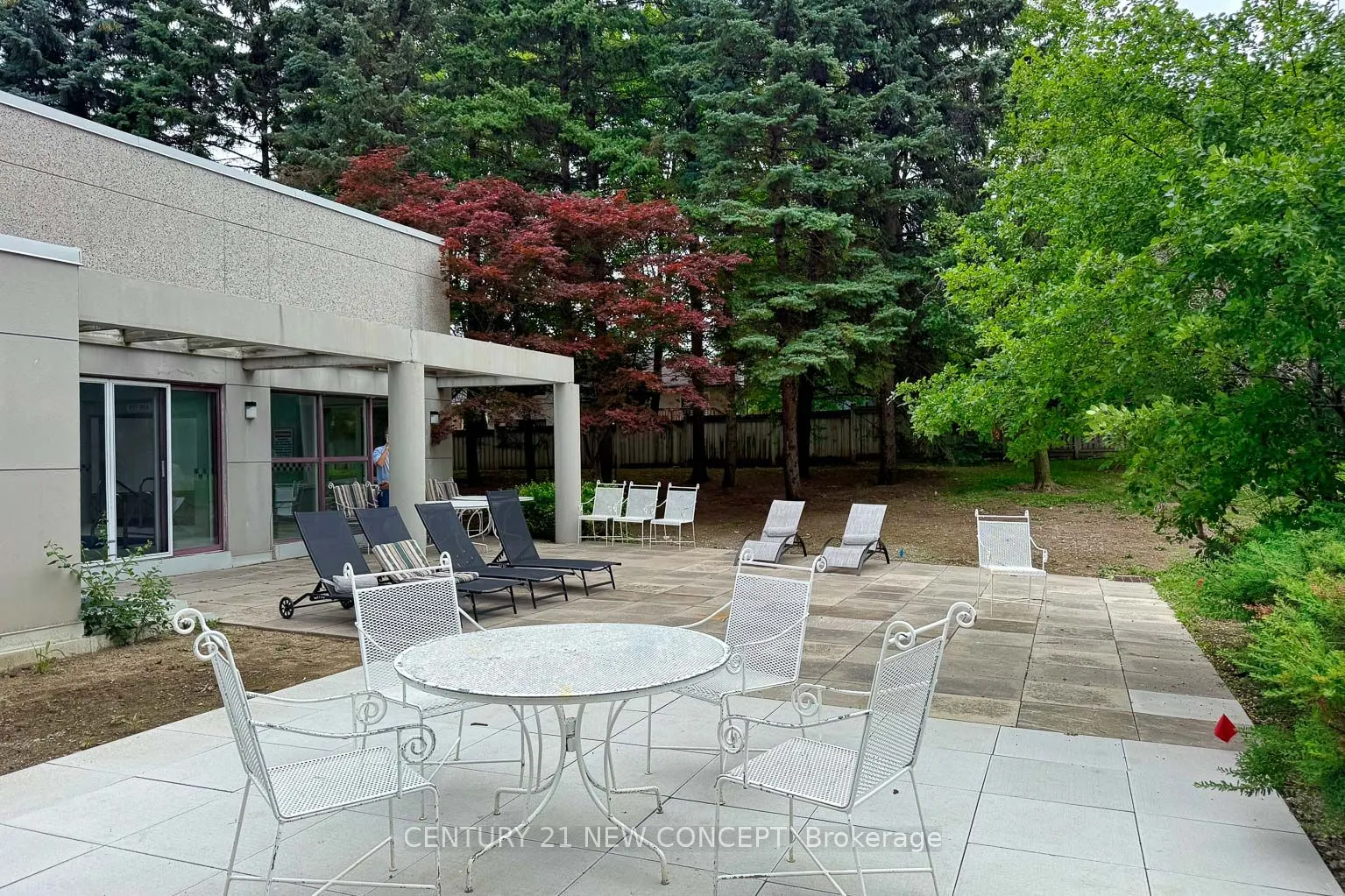 5765 Yonge Street #101