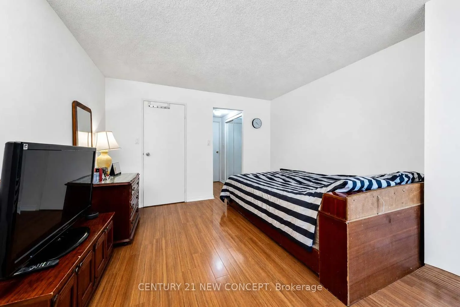 5765 Yonge Street #101