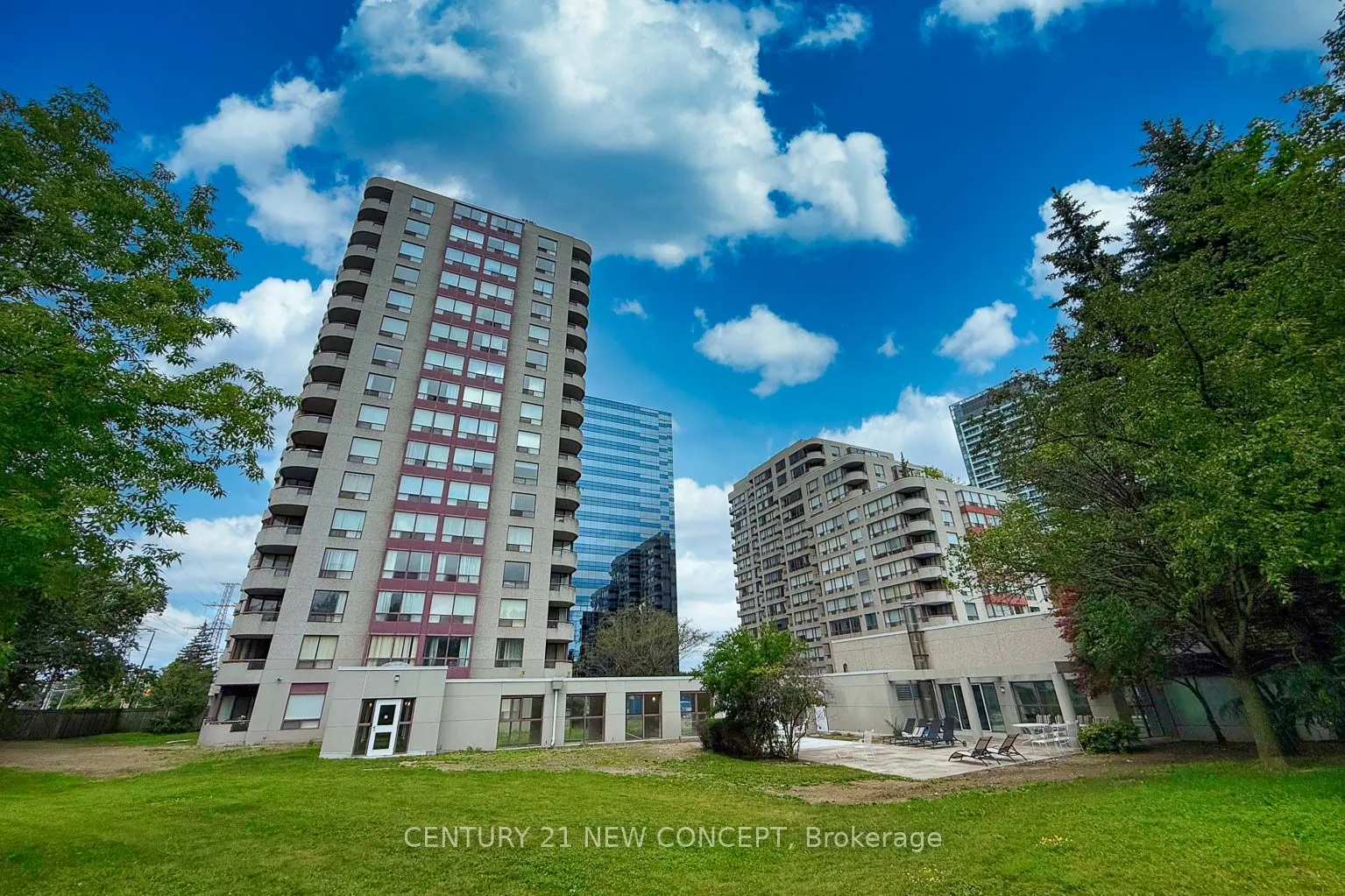 5765 Yonge Street #101