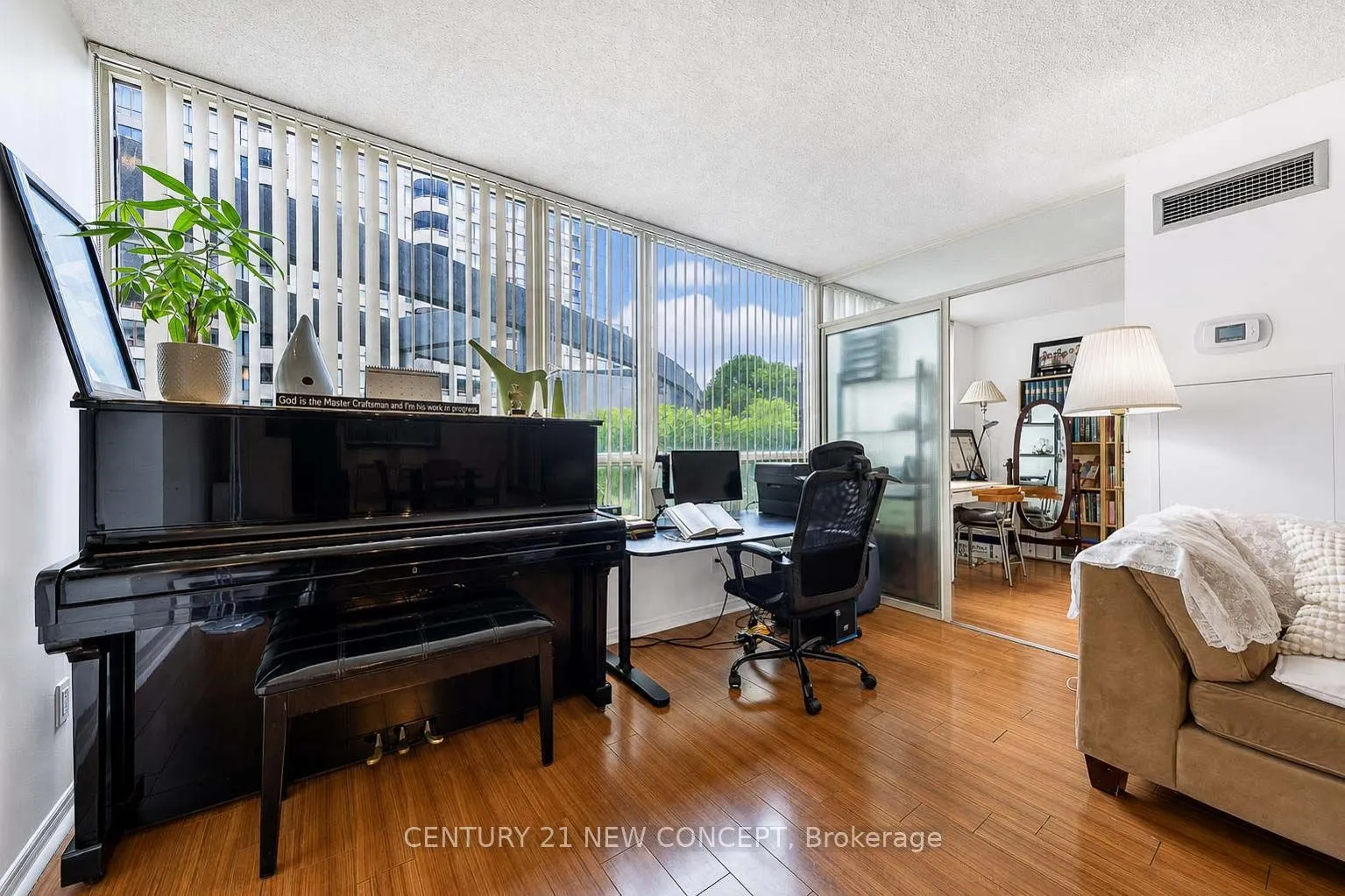 5765 Yonge Street #101