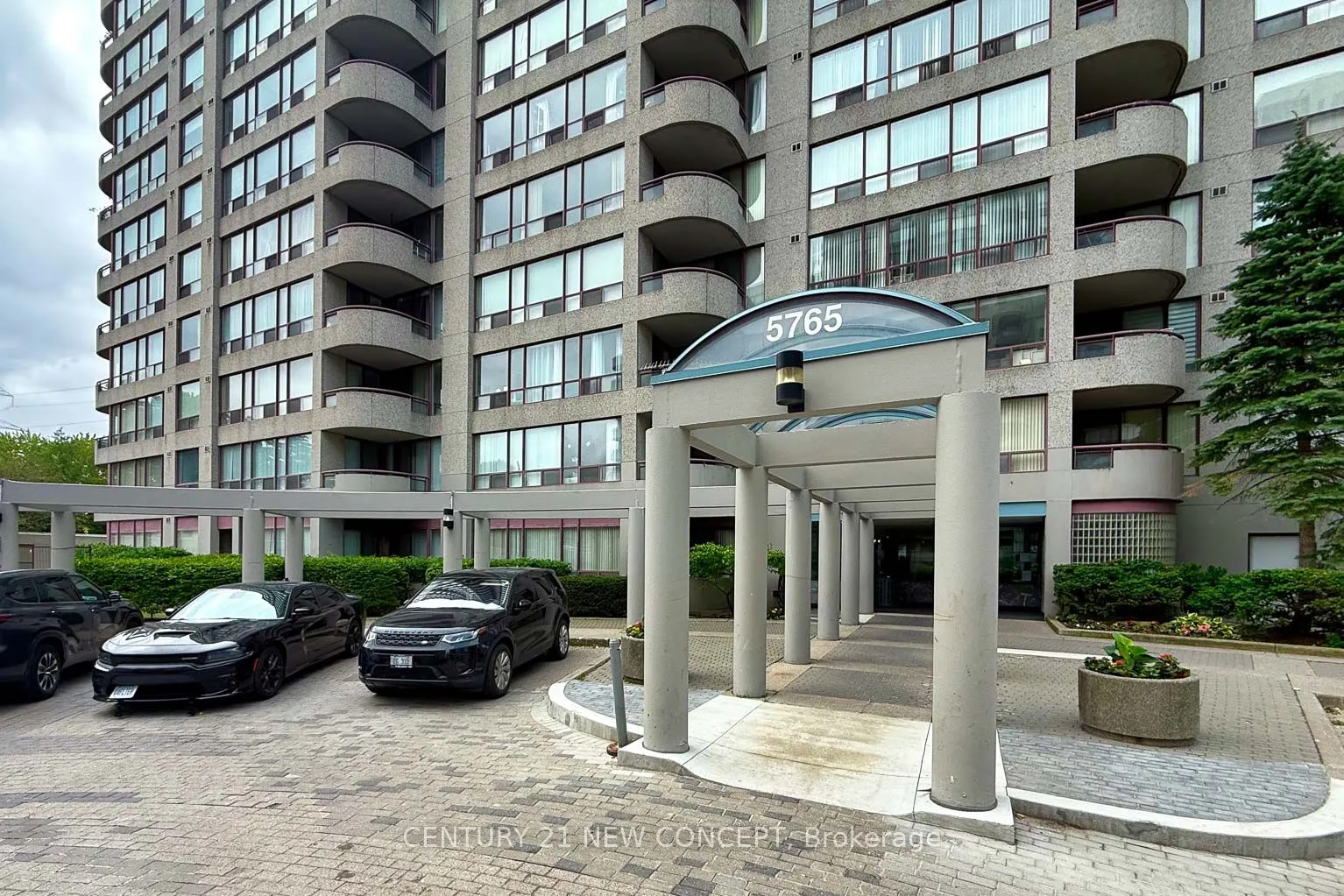 5765 Yonge Street #101