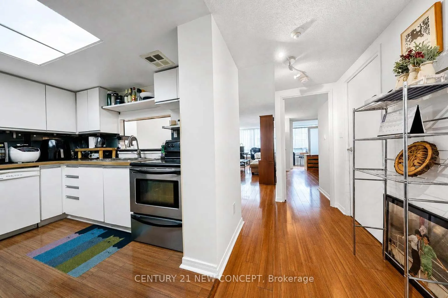 5765 Yonge Street #101