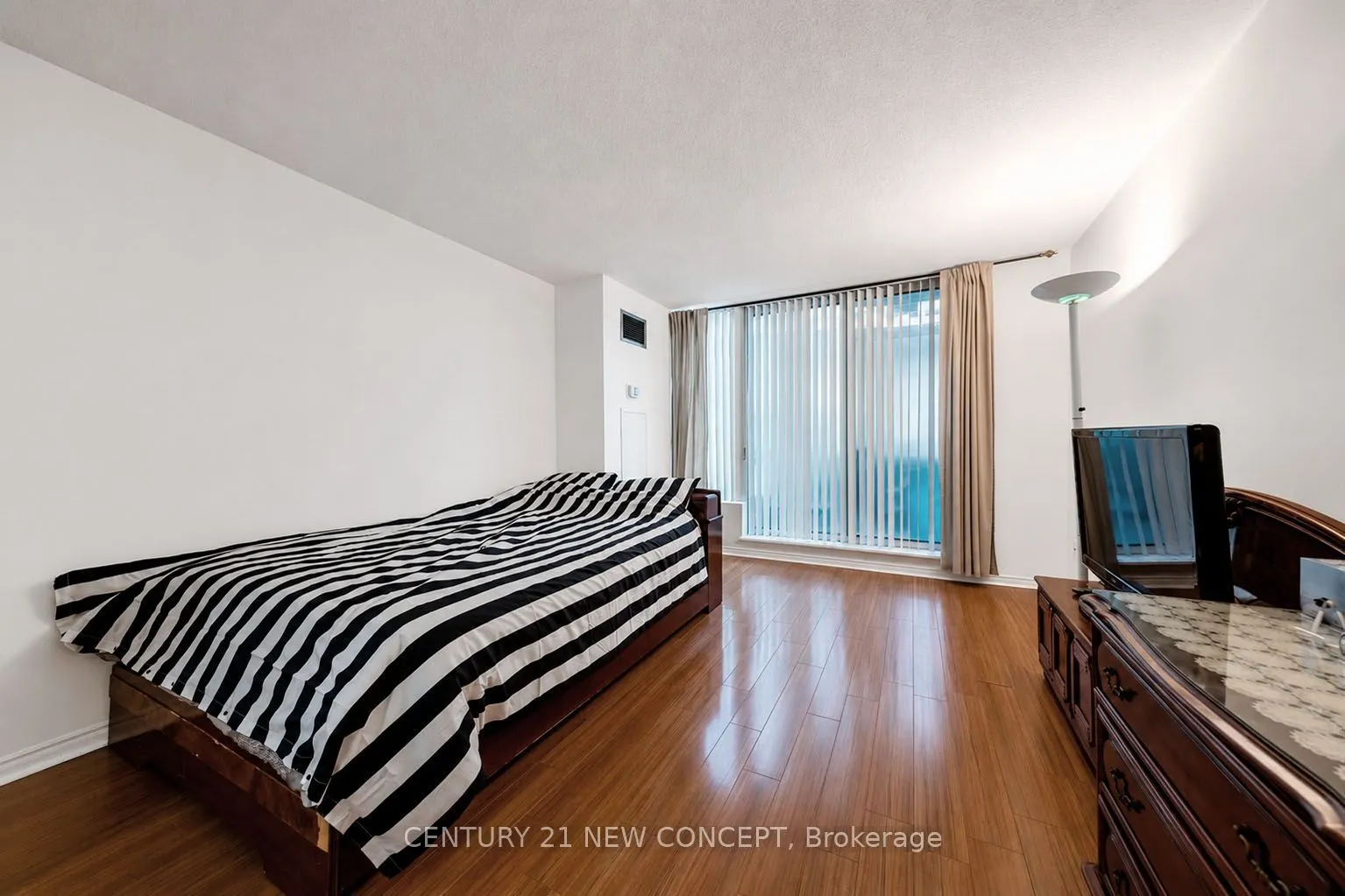5765 Yonge Street #101