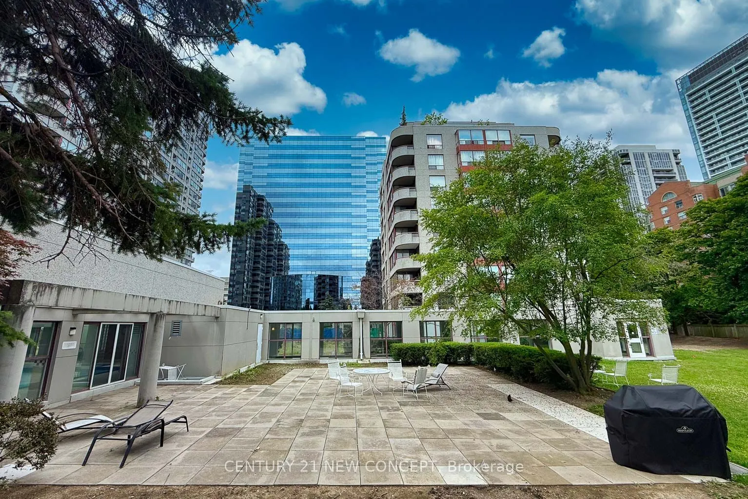 5765 Yonge Street #101