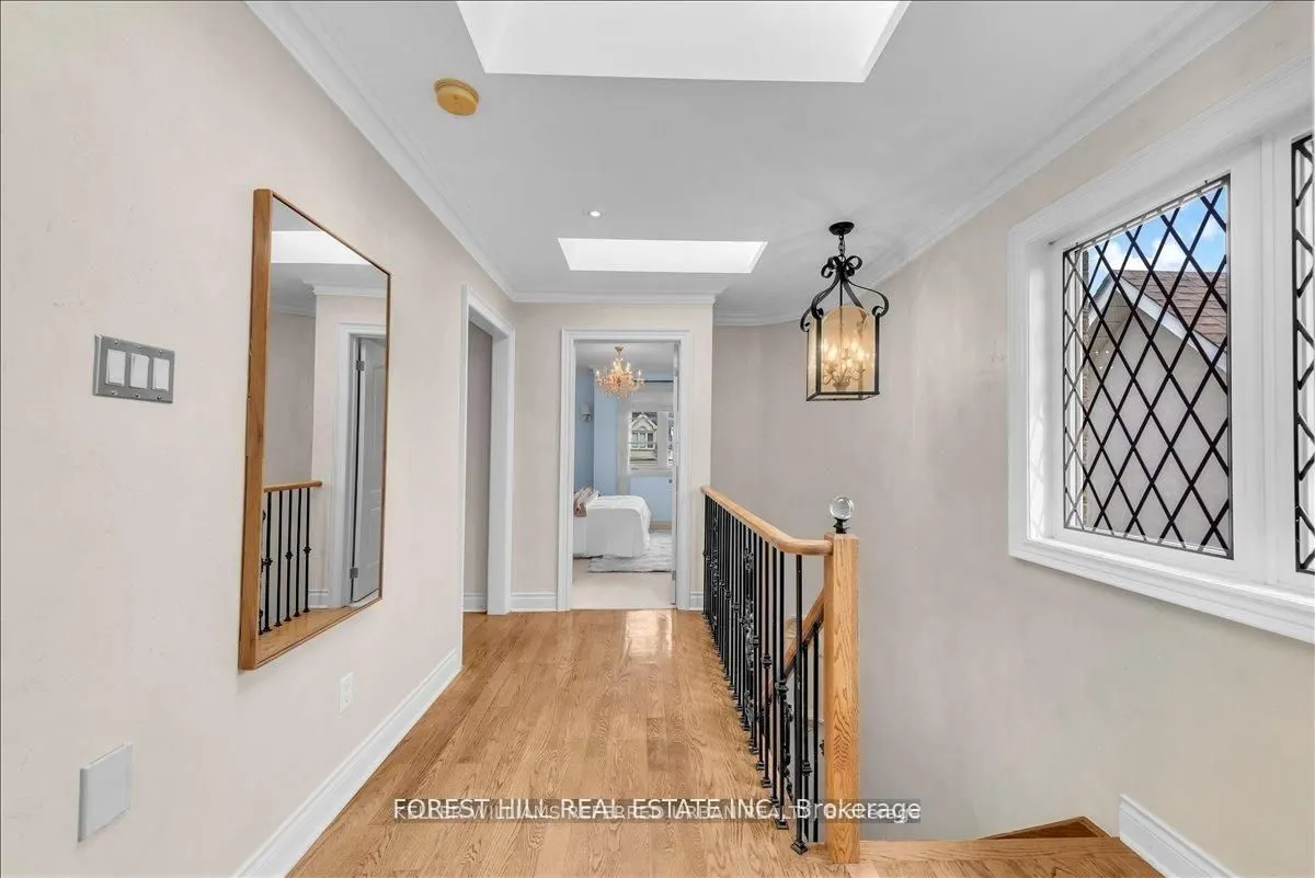 313 Broadway Avenue