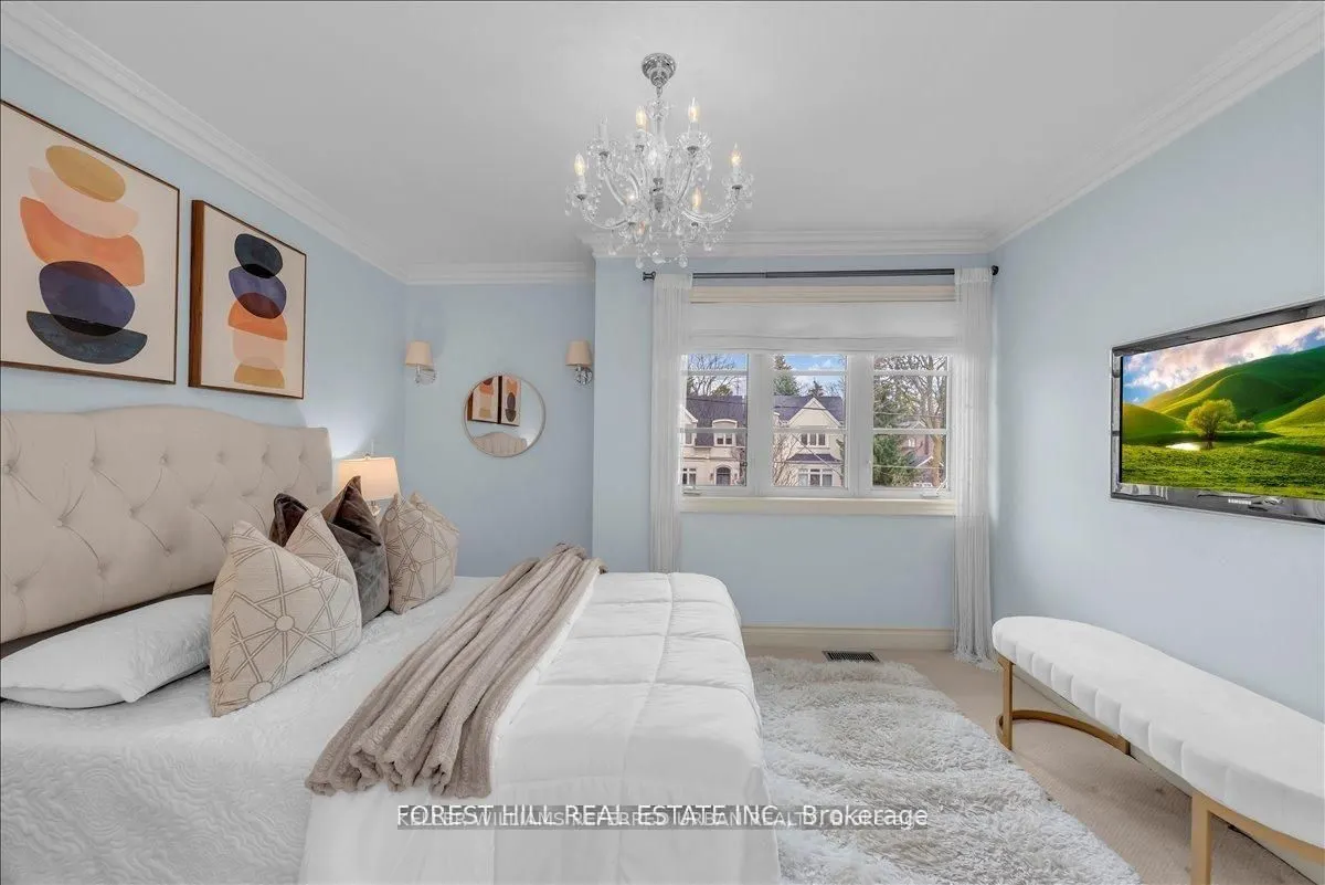 313 Broadway Avenue