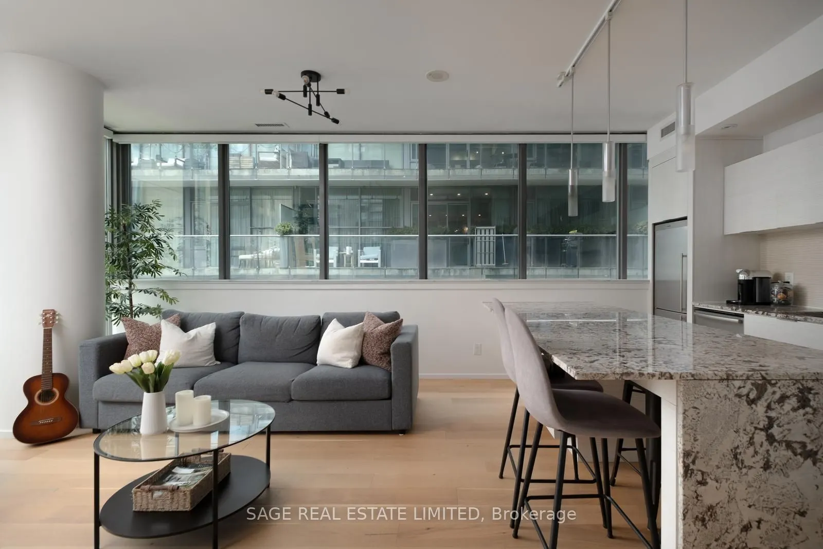 8 Charlotte Street #902