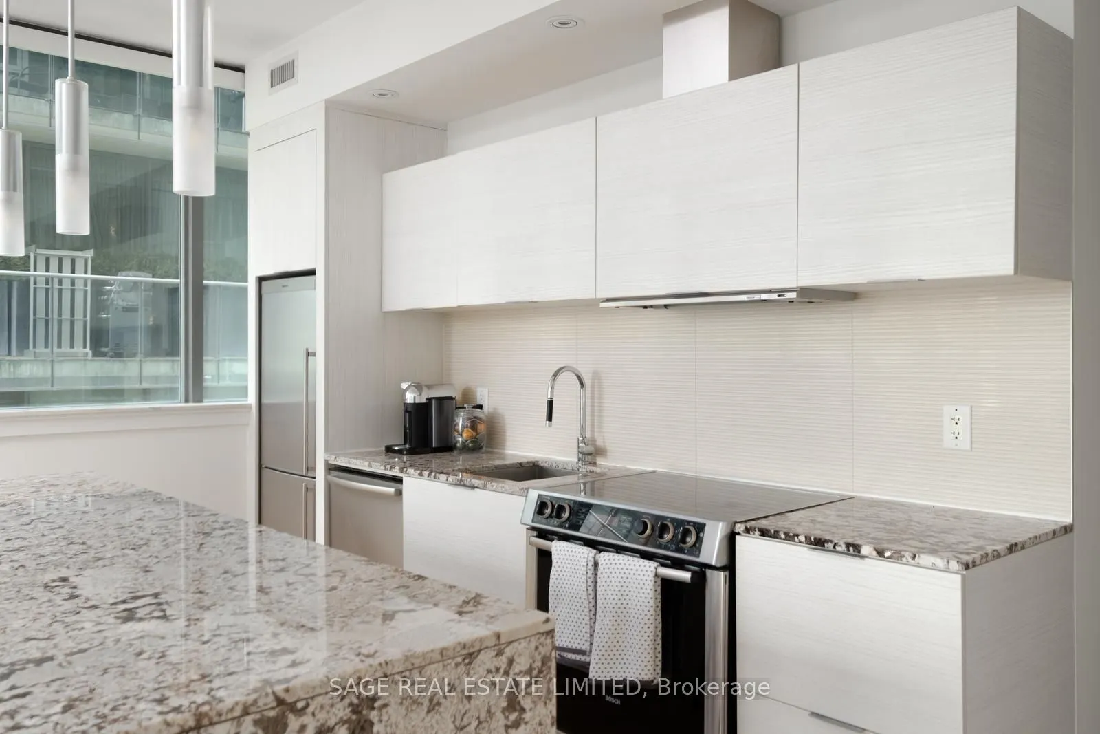 8 Charlotte Street #902