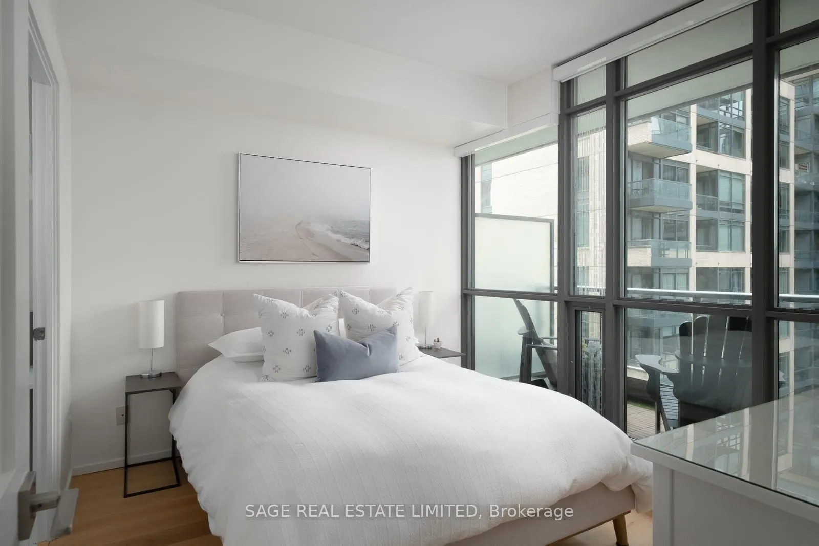 8 Charlotte Street #902