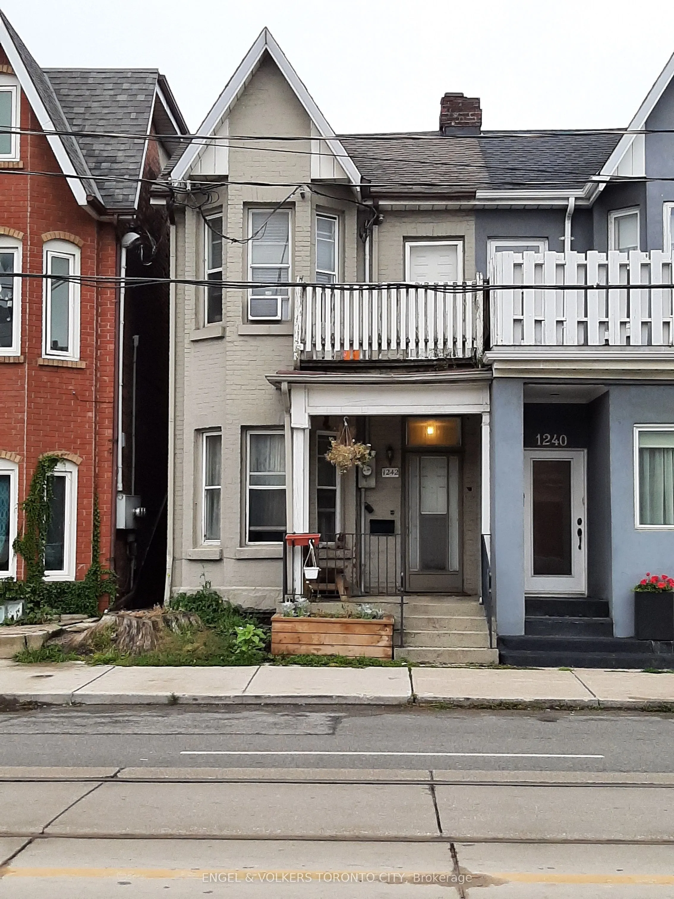 1242 College Street #3
