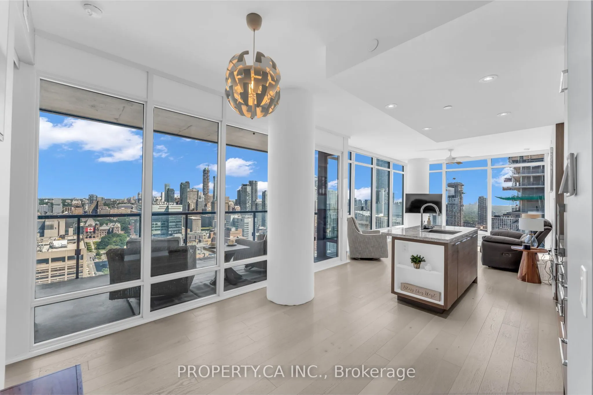 488 University Avenue #3002