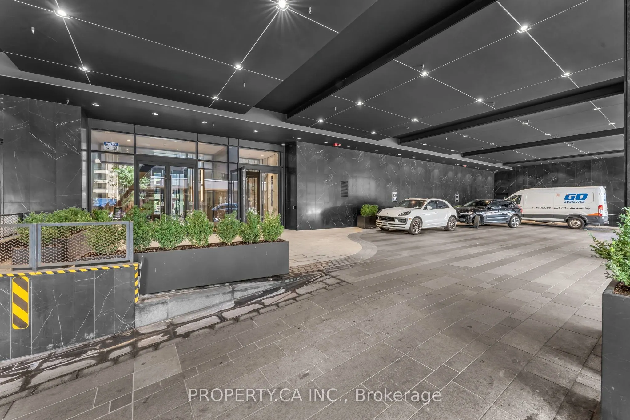 488 University Avenue #3002