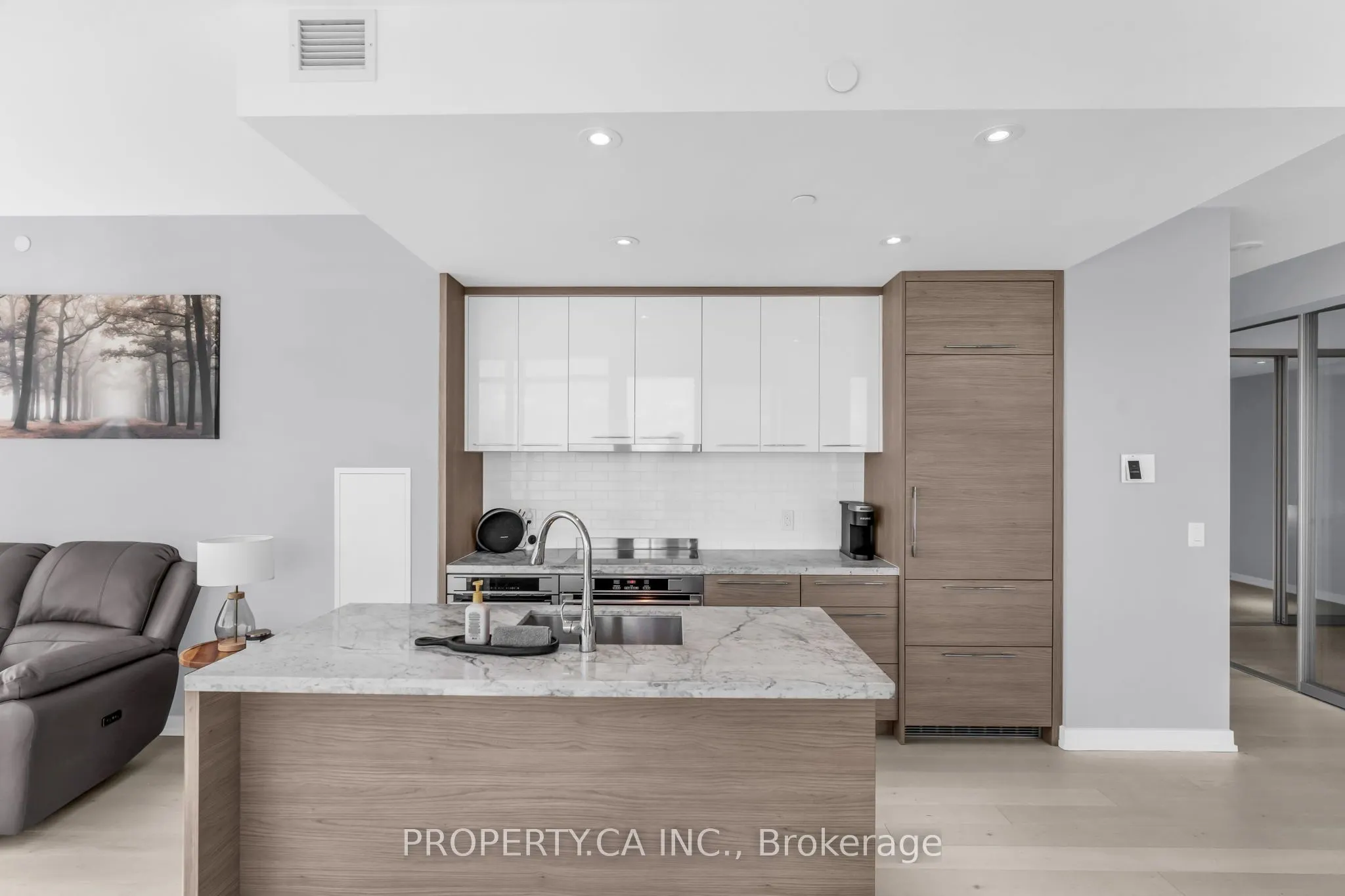 488 University Avenue #3002
