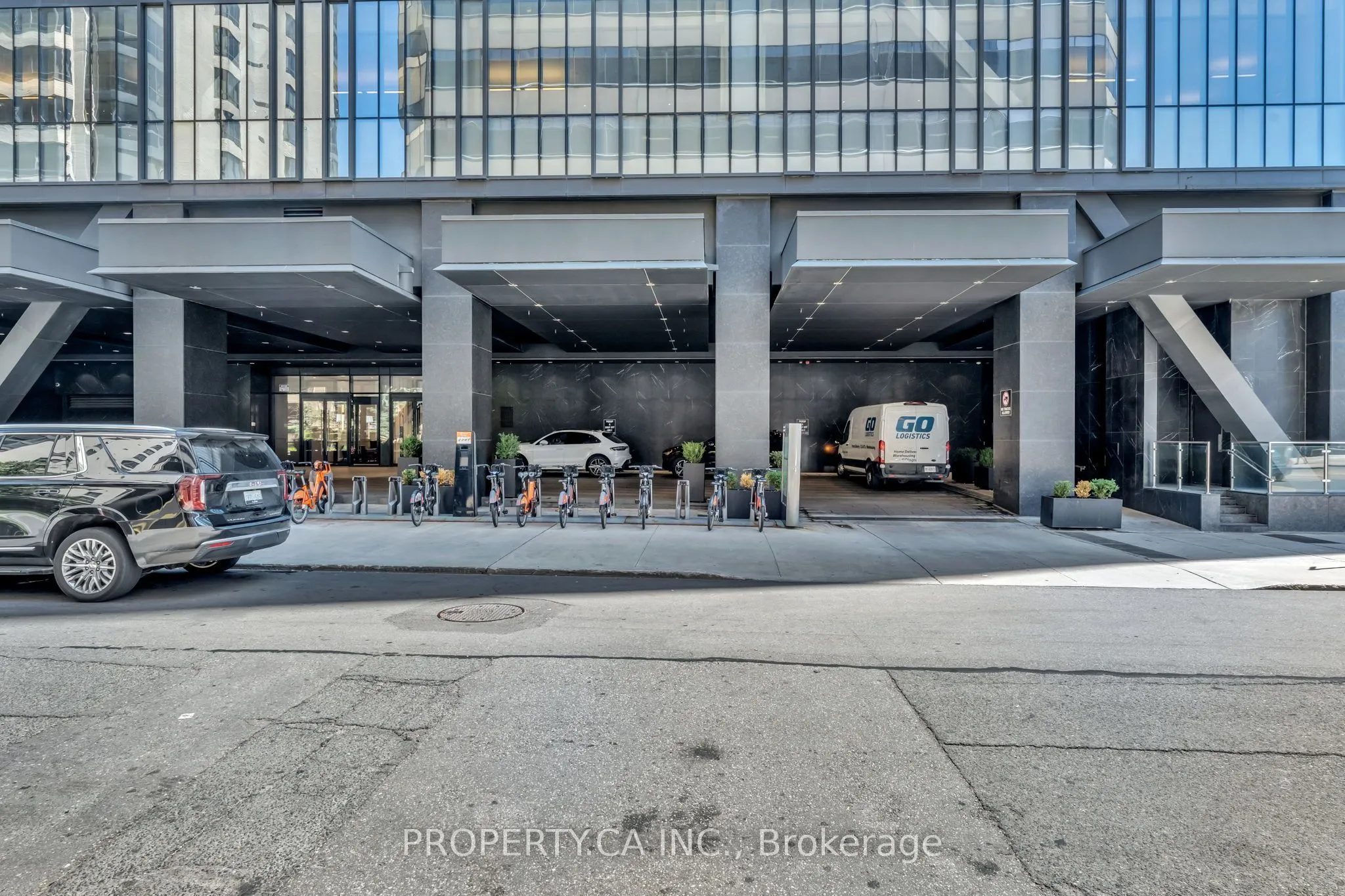 488 University Avenue #3002