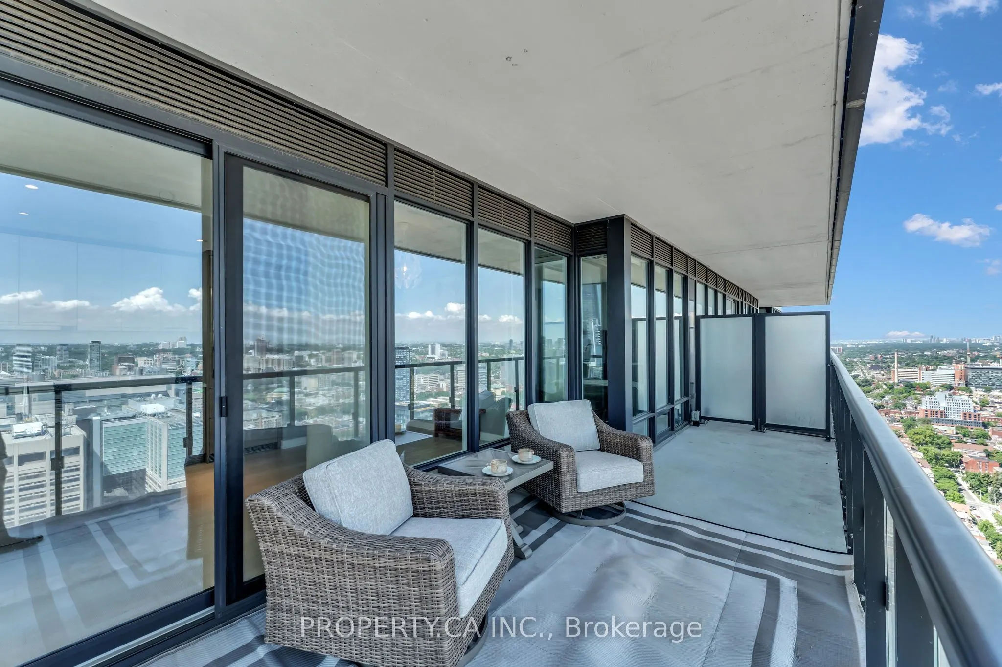 488 University Avenue #3002