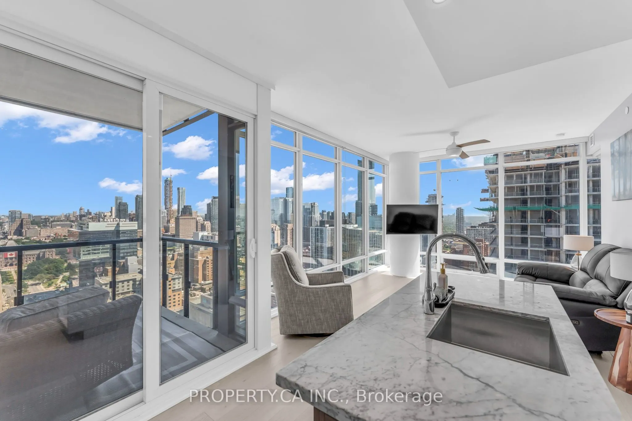488 University Avenue #3002