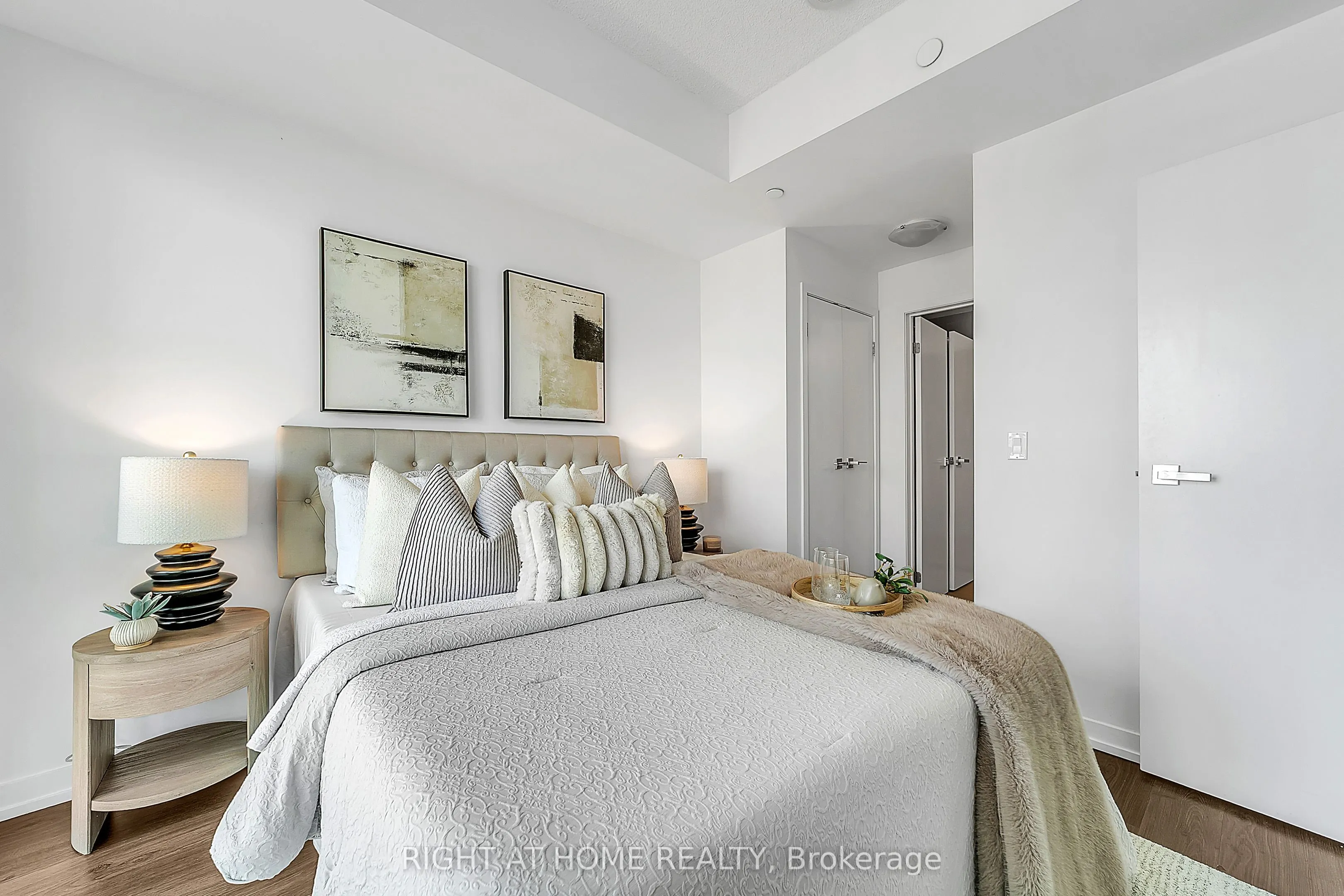 98 Lillian Street ## 916