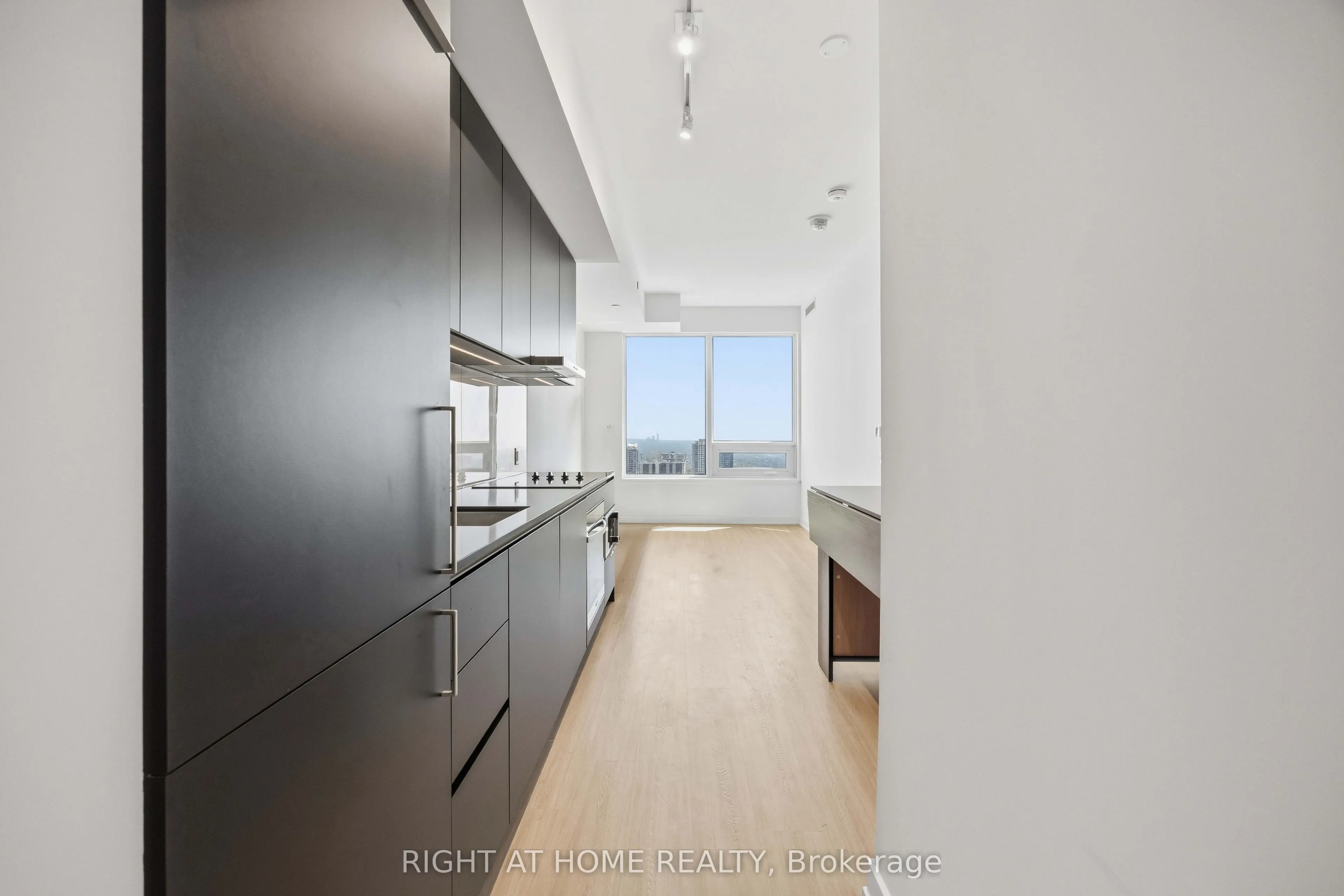 8 WELLESLEY Street W #5110