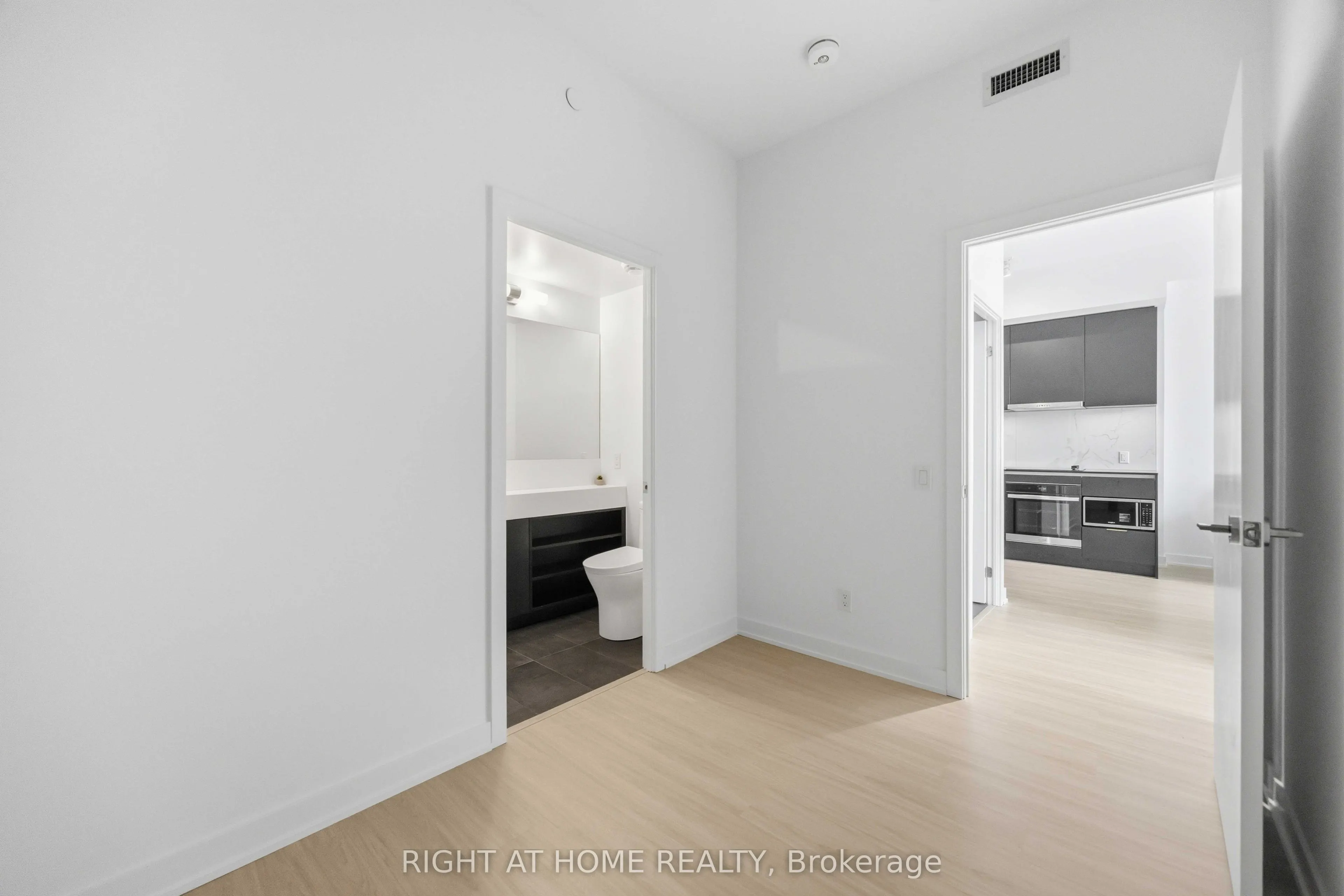 8 WELLESLEY Street W #5110