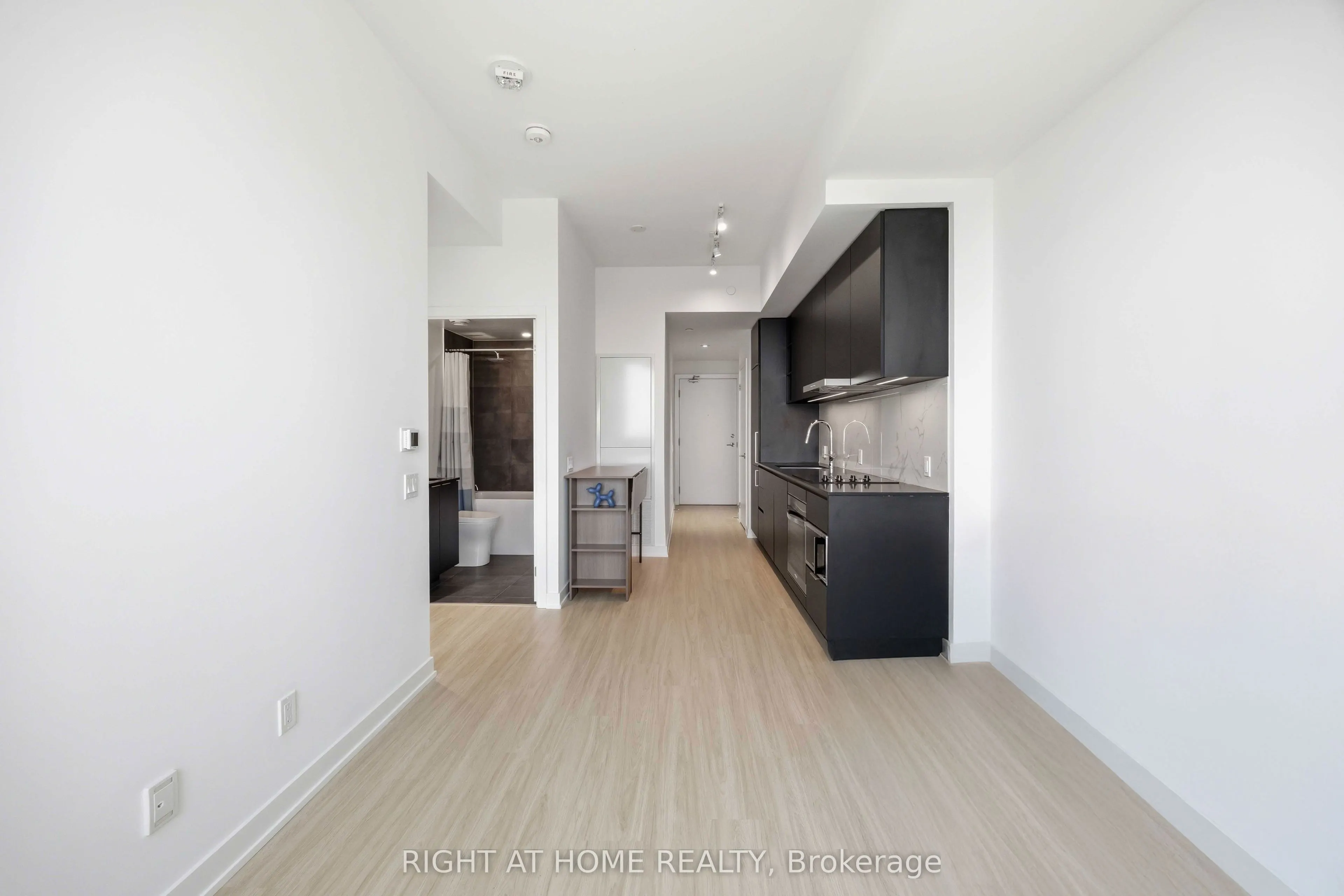 8 WELLESLEY Street W #5110