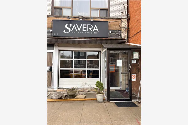 815 St Clair Avenue W