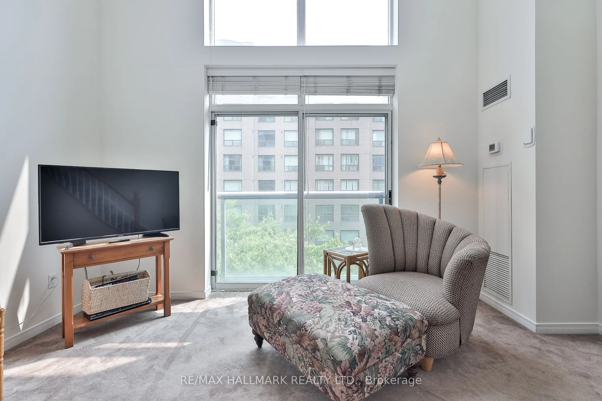 109 Front Street E #528