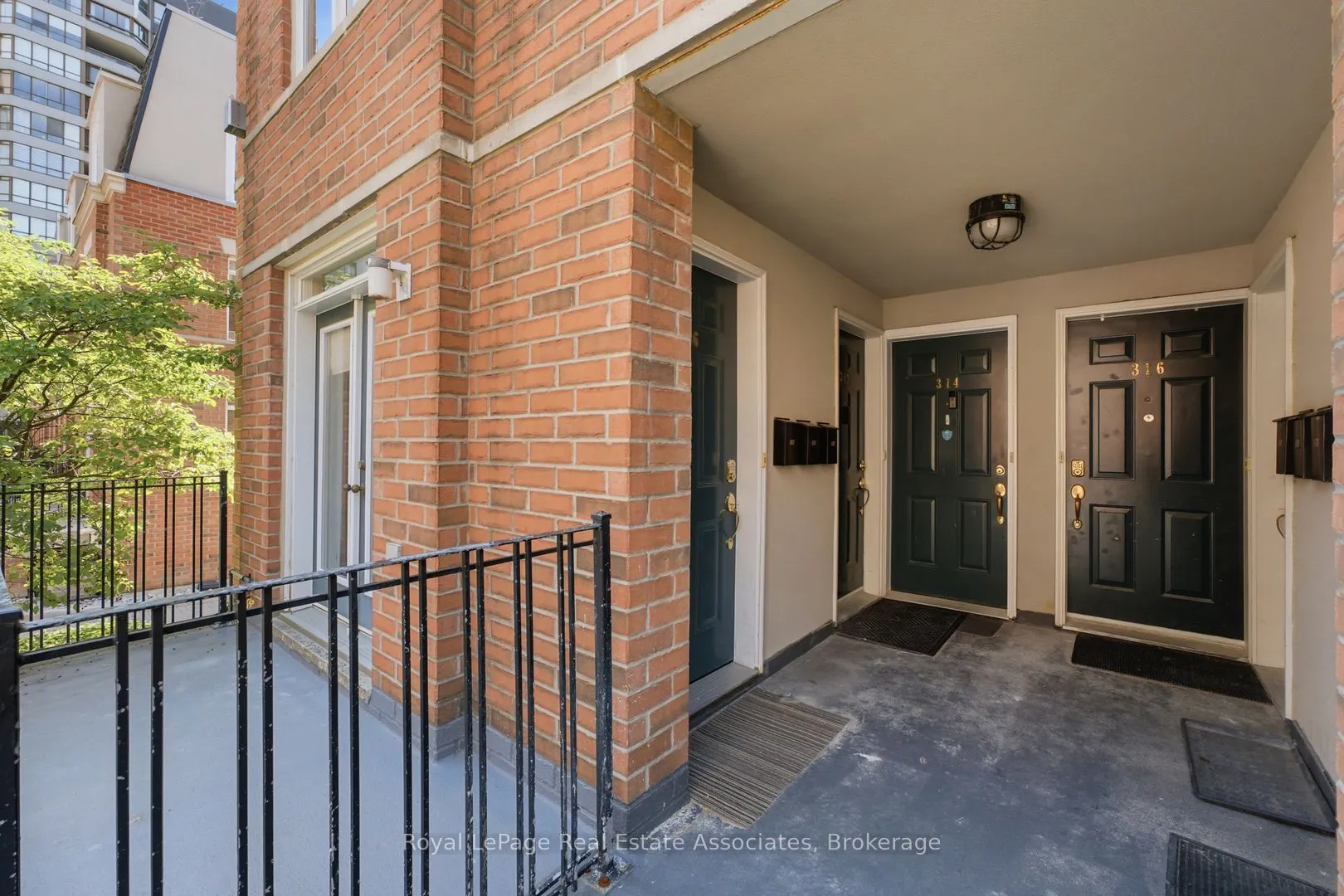 415 Jarvis Street #206