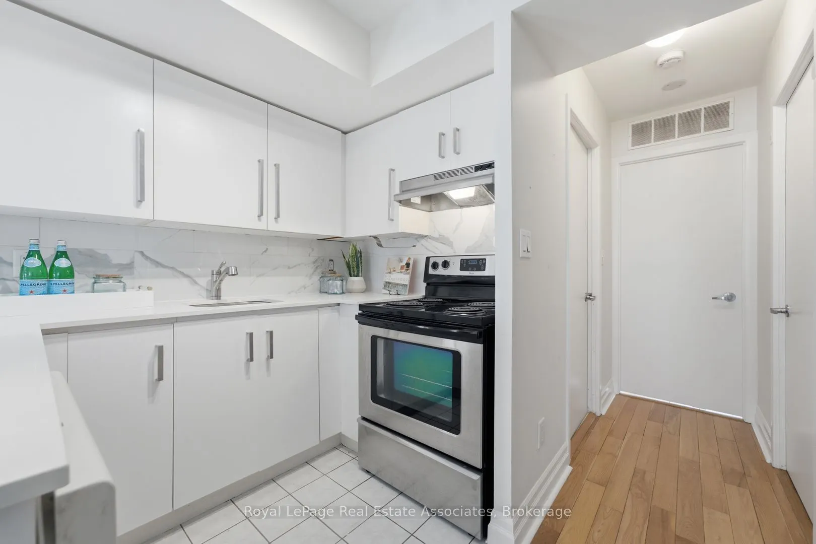 415 Jarvis Street #206
