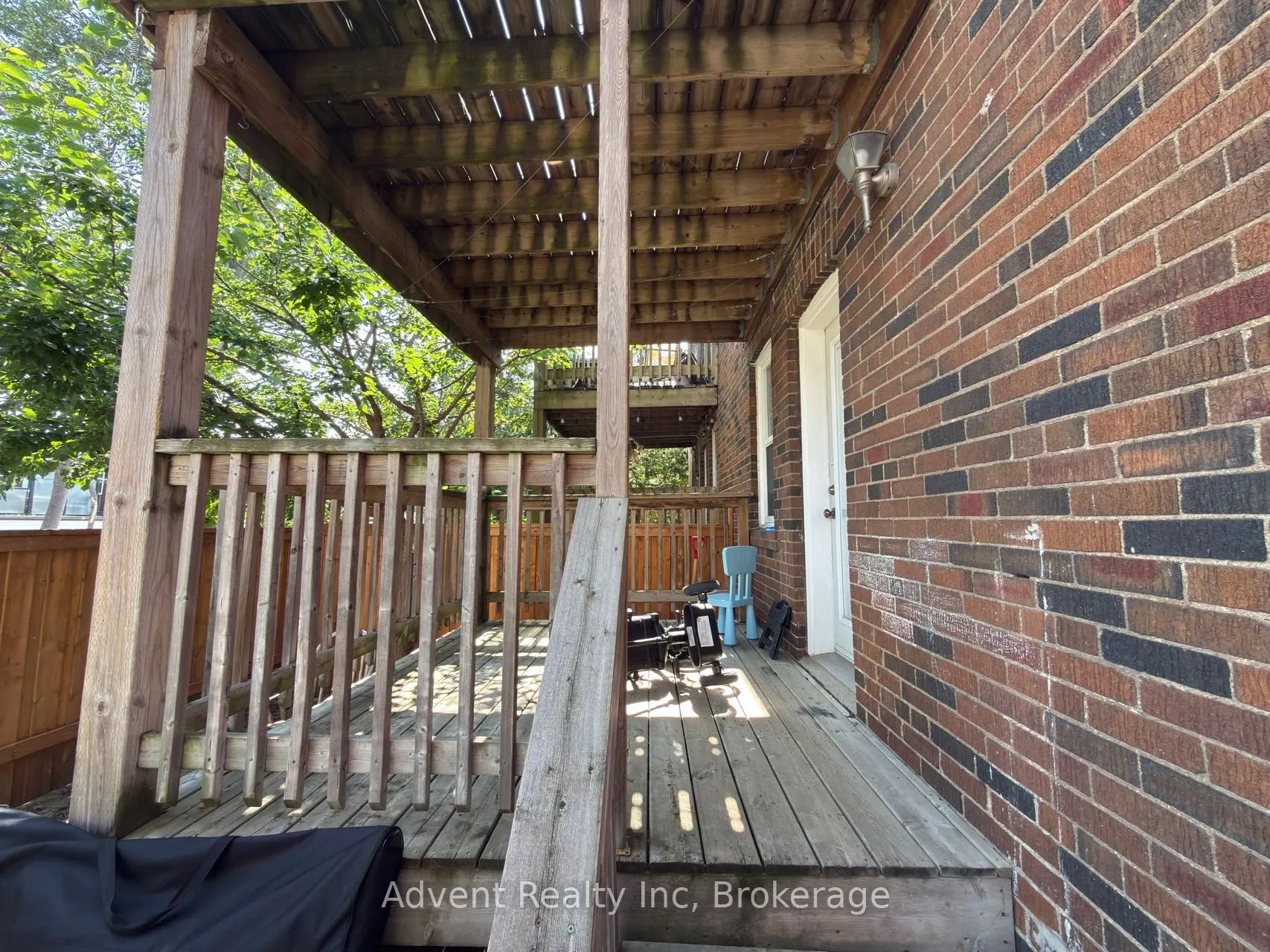 63 Burnaby Boulevard #MAIN FLOOR