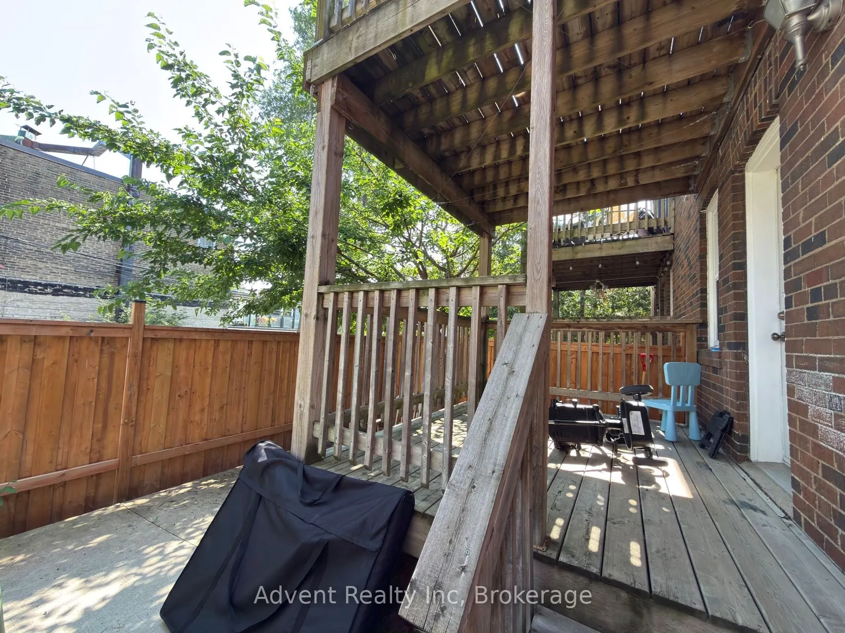 63 Burnaby Boulevard #MAIN FLOOR