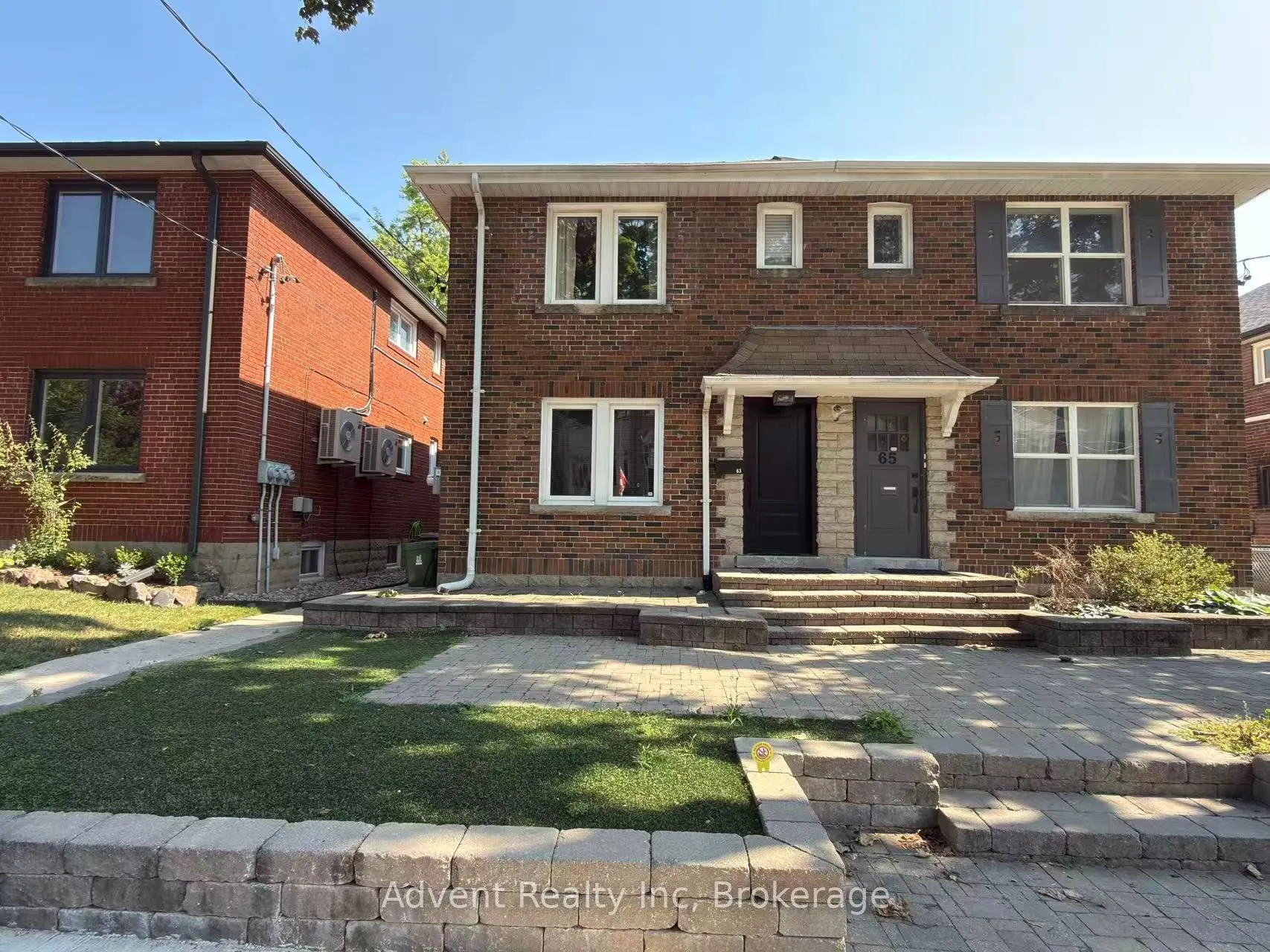 63 Burnaby Boulevard #MAIN FLOOR