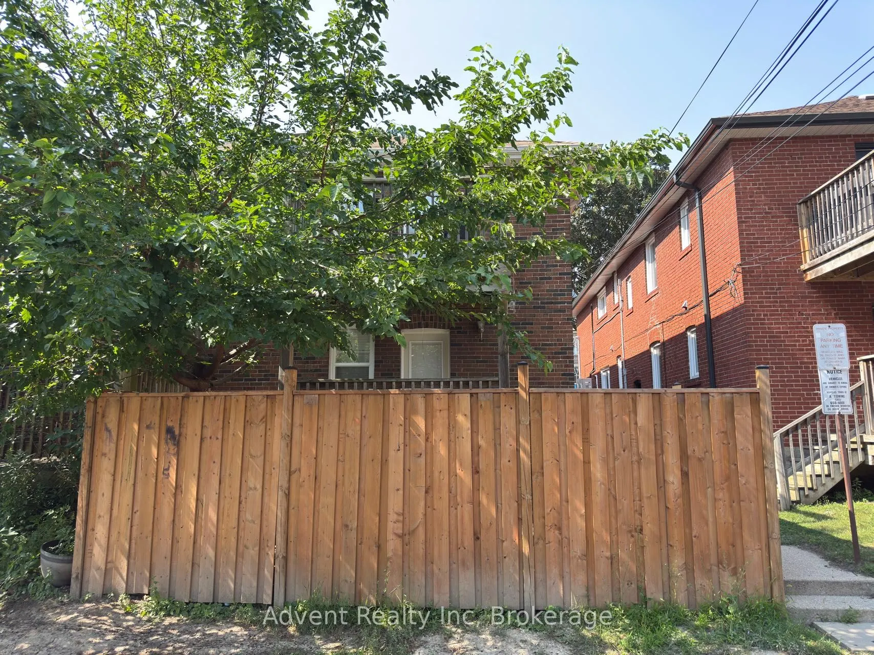 63 Burnaby Boulevard #MAIN FLOOR