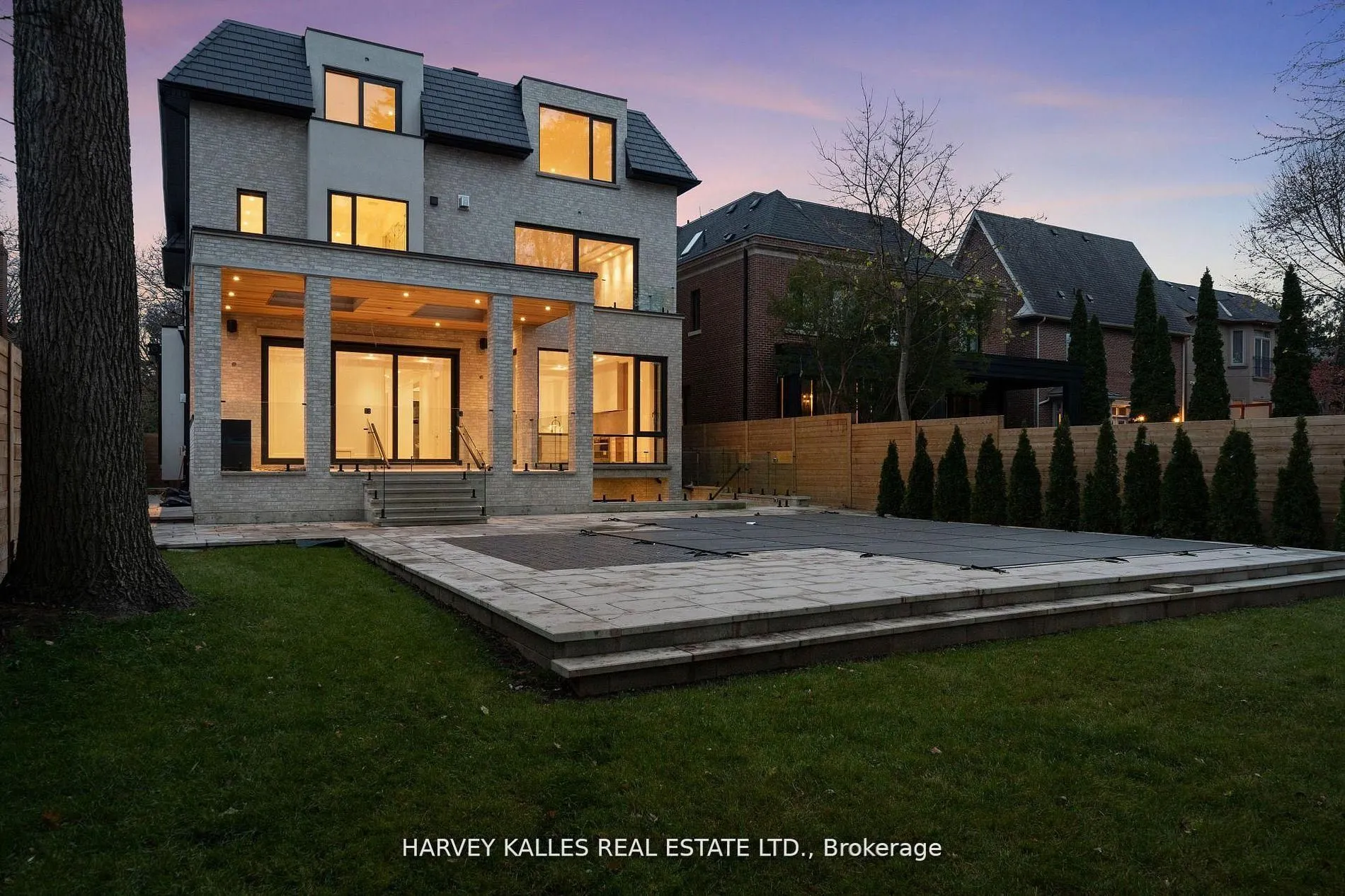 370 Glengrove Avenue W