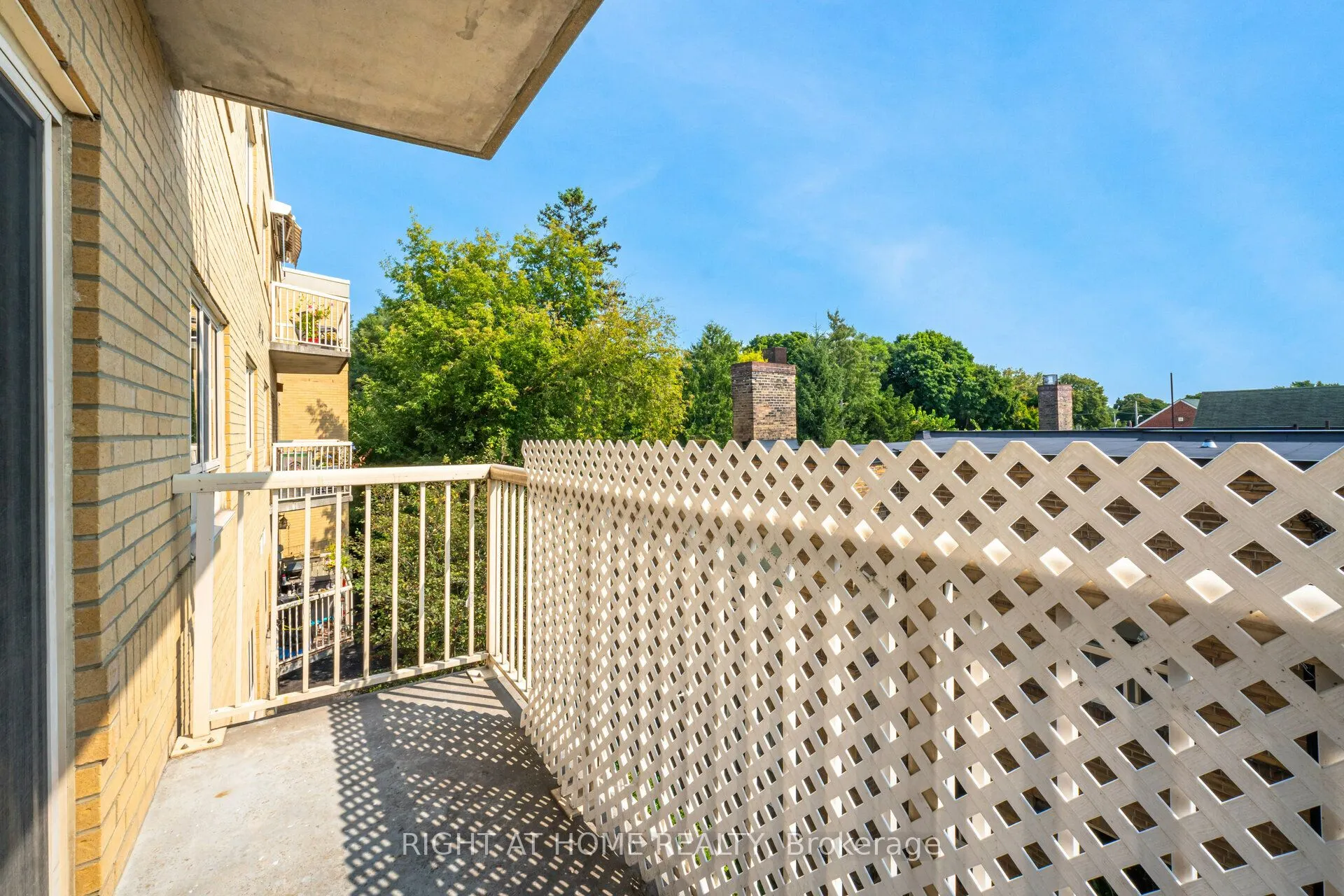 1387 Bayview Avenue #306