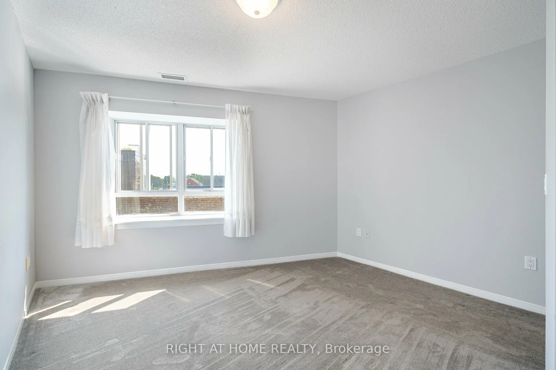 1387 Bayview Avenue #306