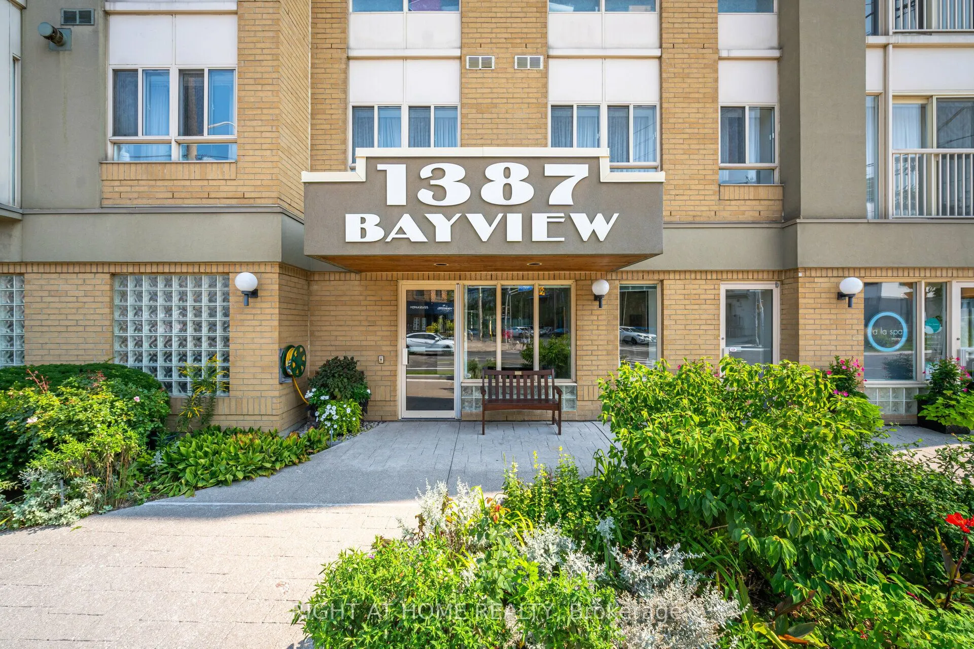 1387 Bayview Avenue #306