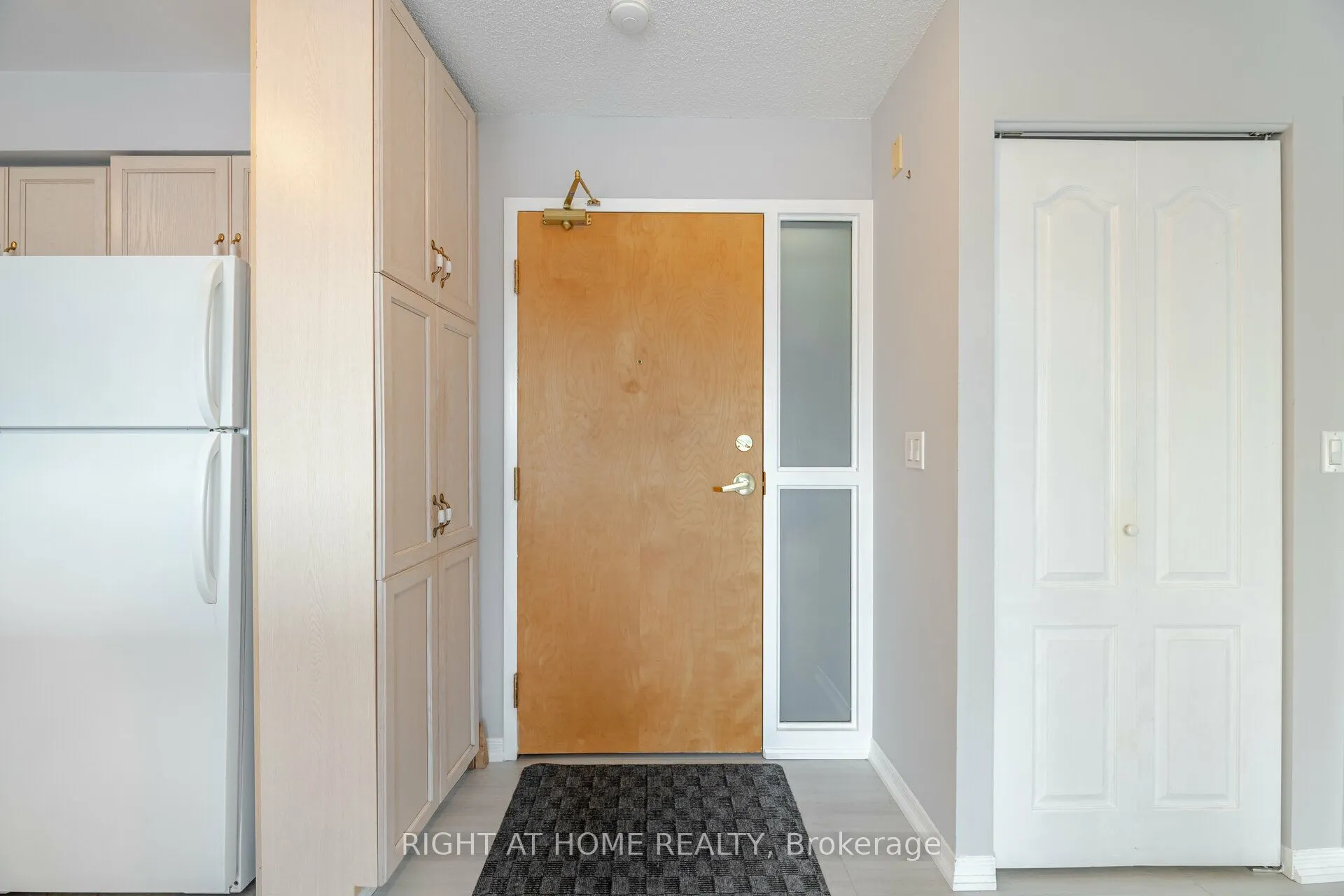 1387 Bayview Avenue #306